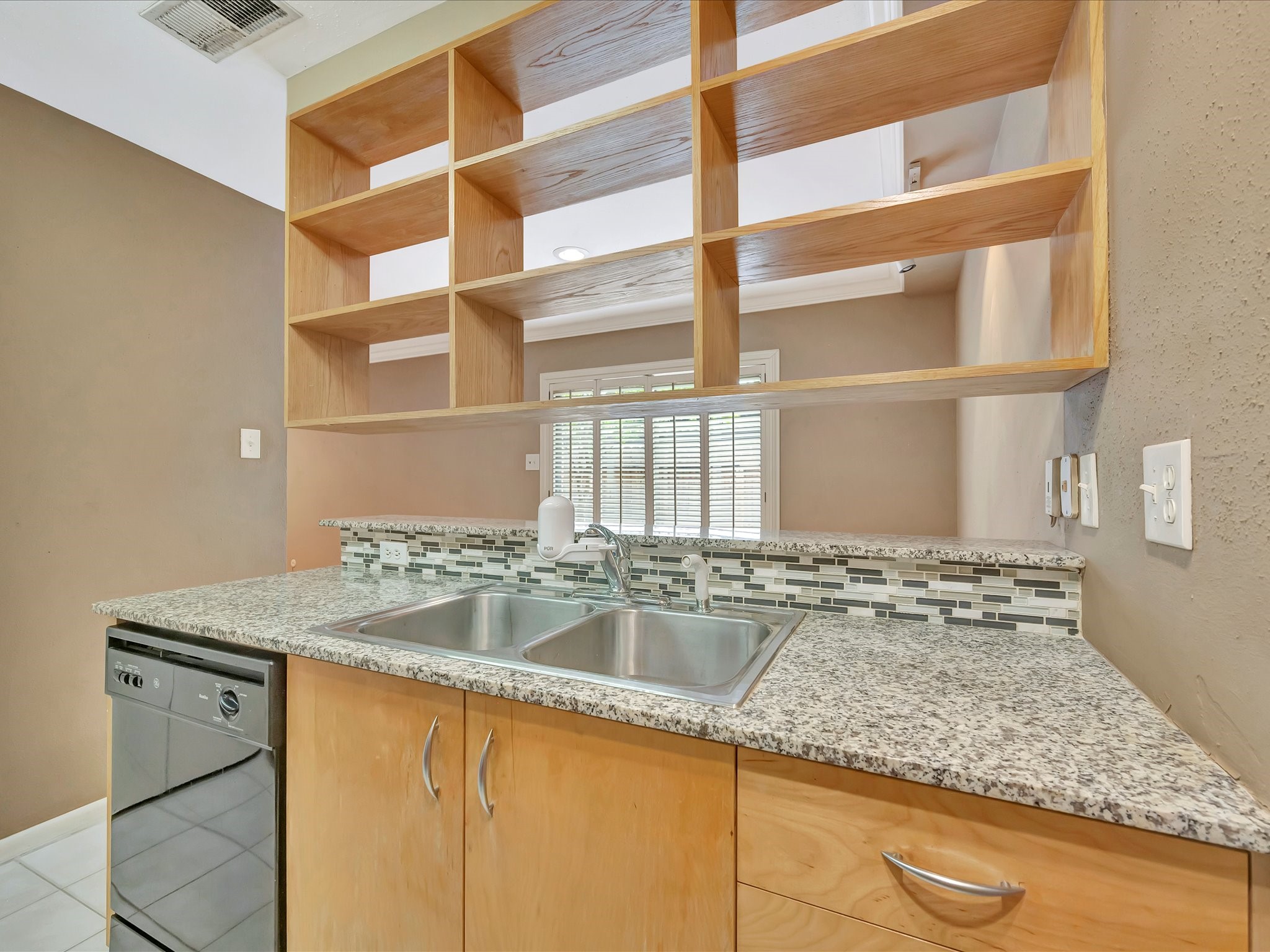 1601 S Shepherd Drive 19 Property Photo 15