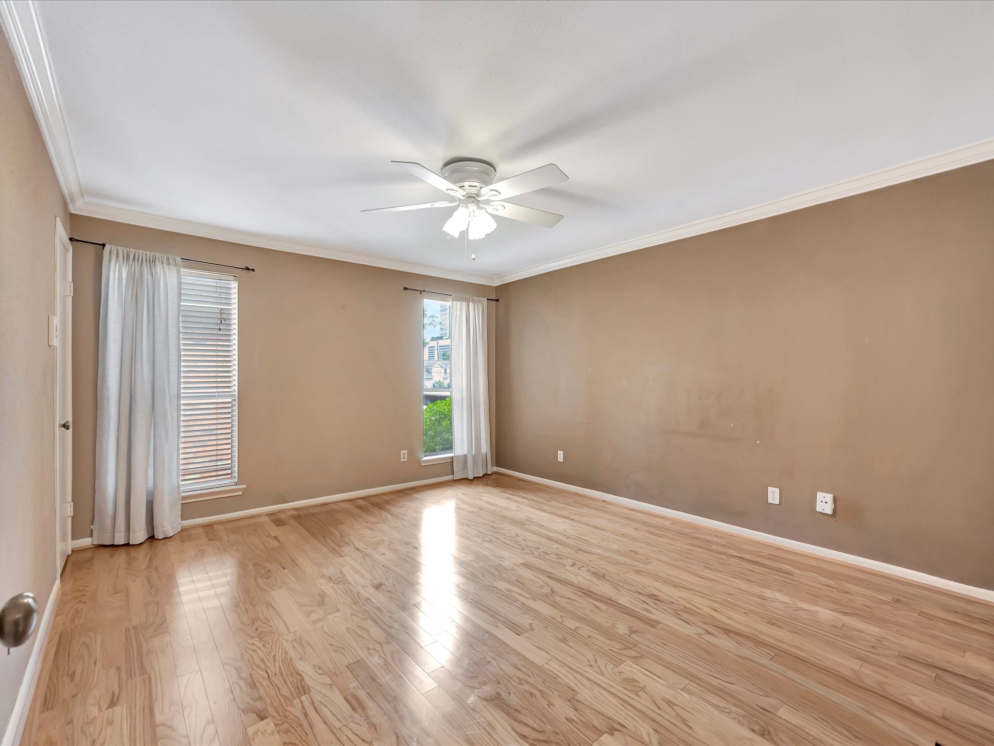 1601 S Shepherd Drive 19 Property Photo 20