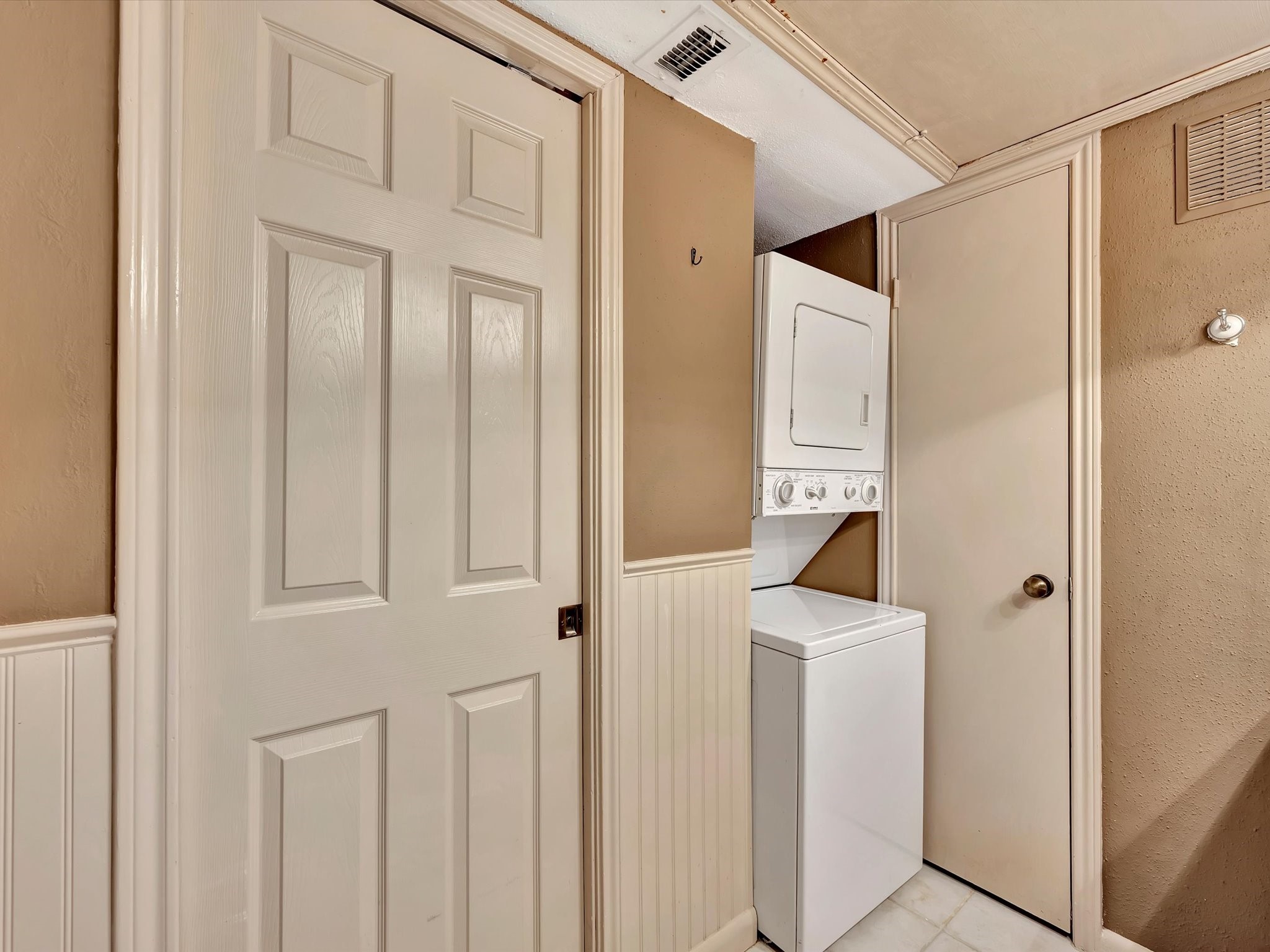 1601 S Shepherd Drive 19 Property Photo 26