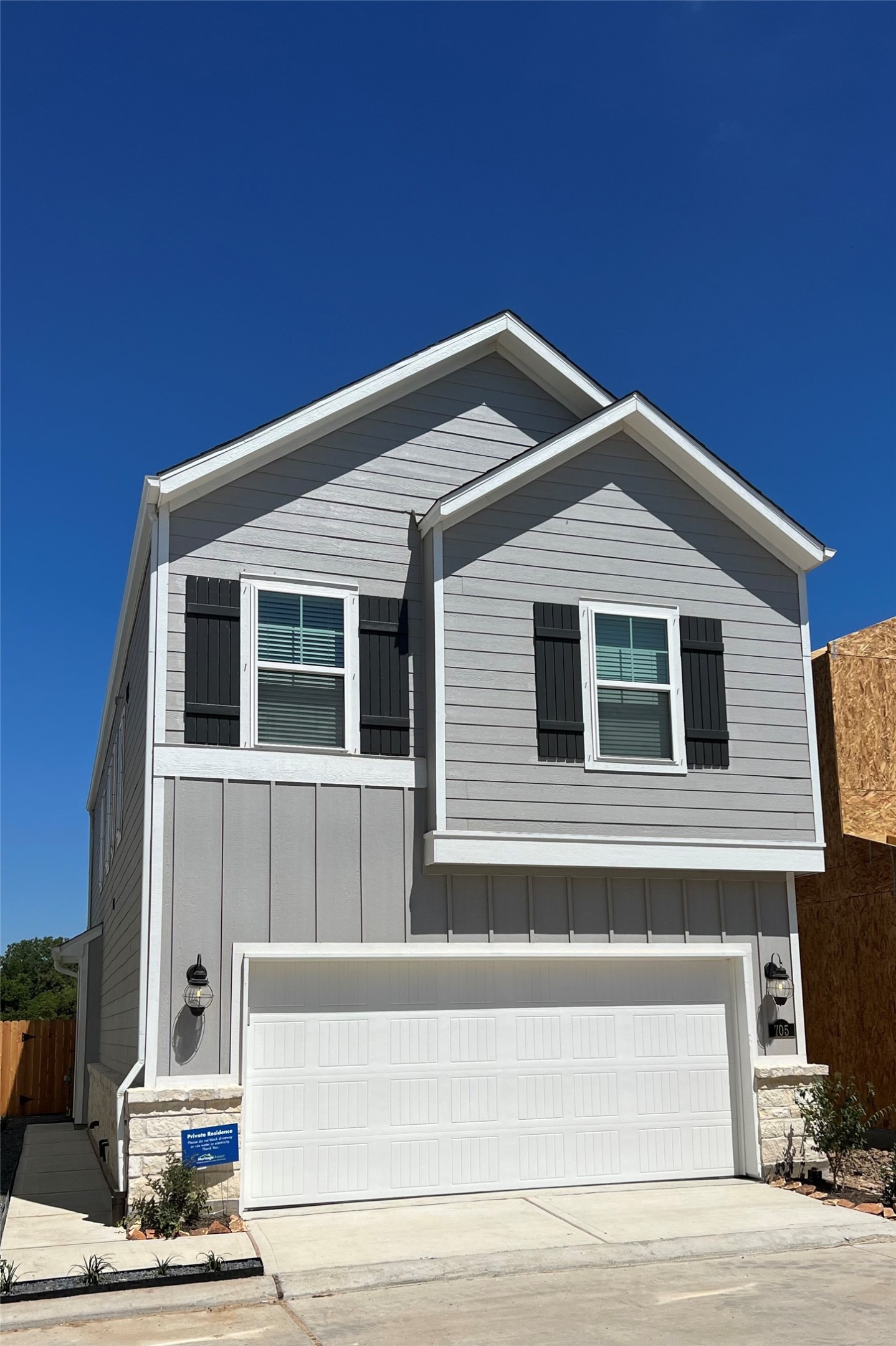 705 Seabreeze Drive Property Photo 1