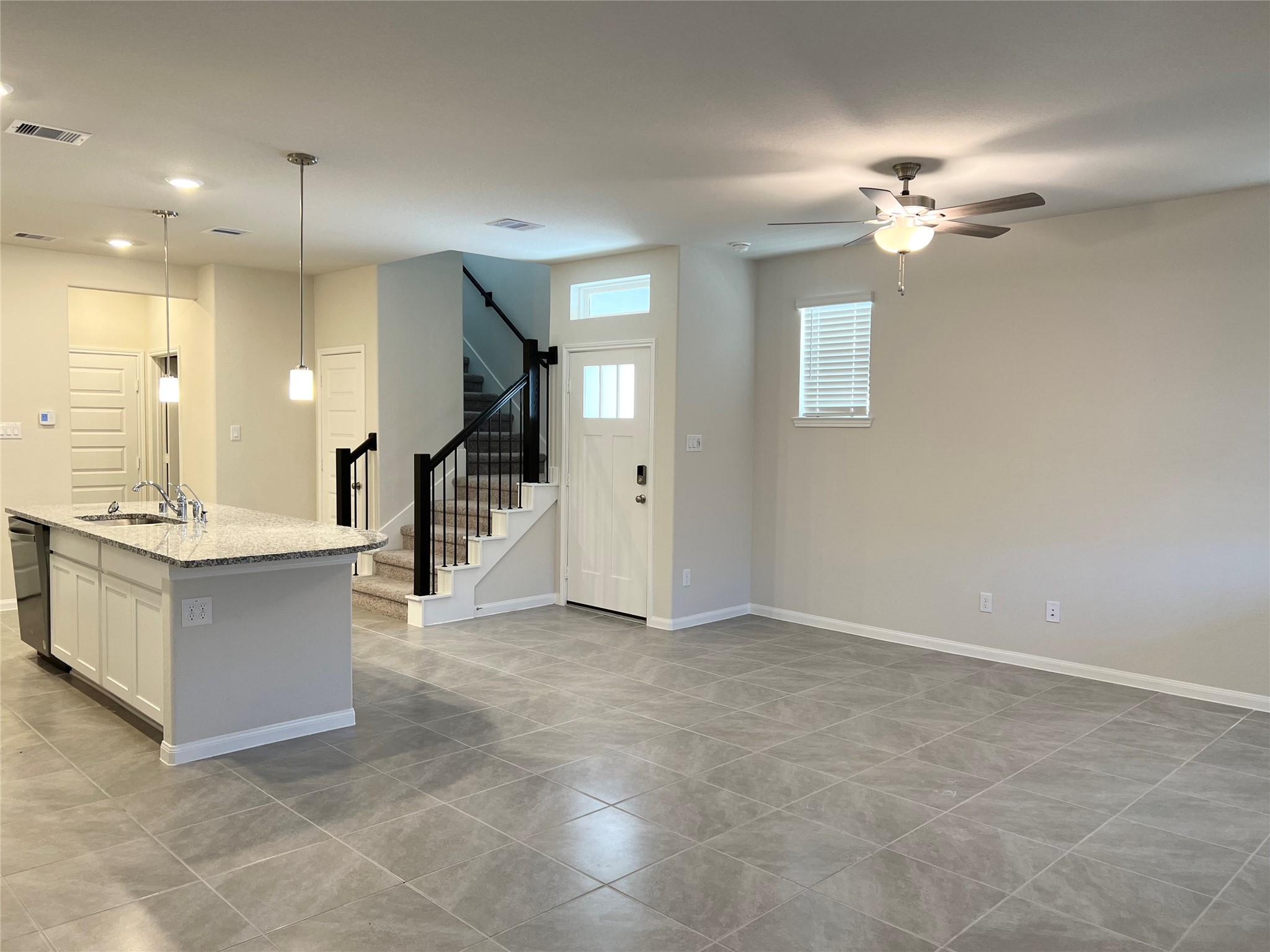705 Seabreeze Drive Property Photo 4