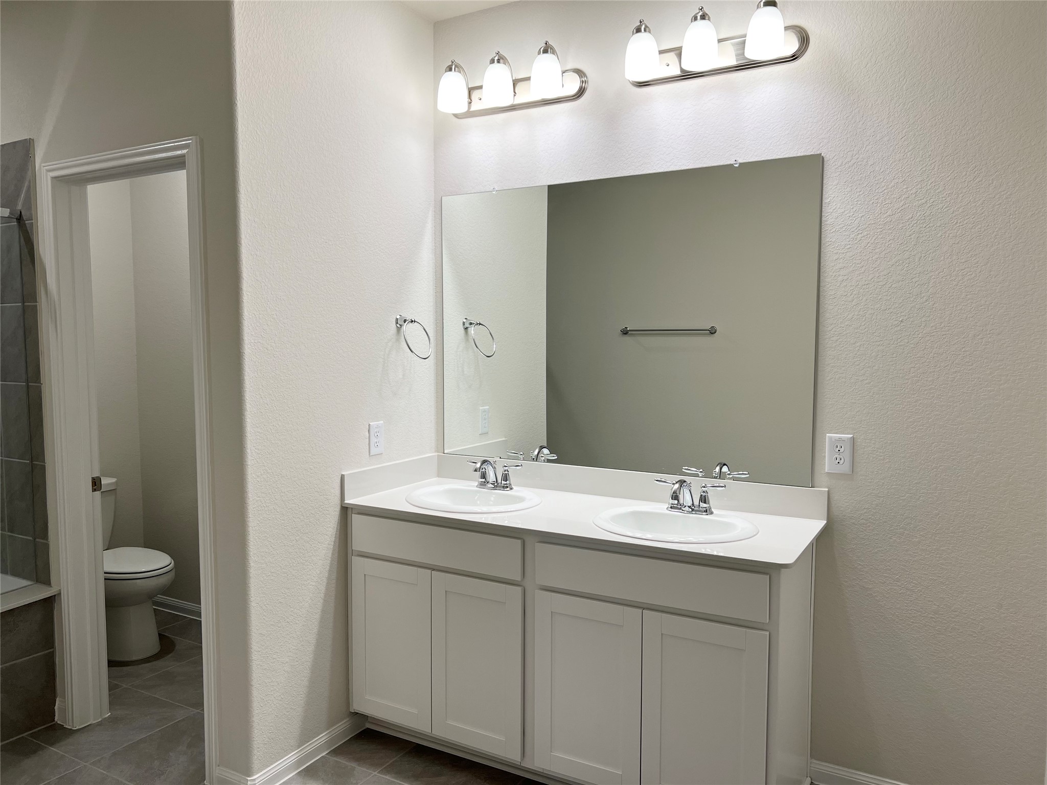 705 Seabreeze Drive Property Photo 12
