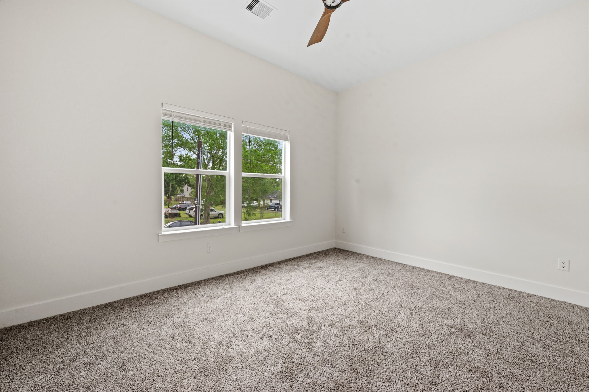 8023 Easter Street Property Photo 13