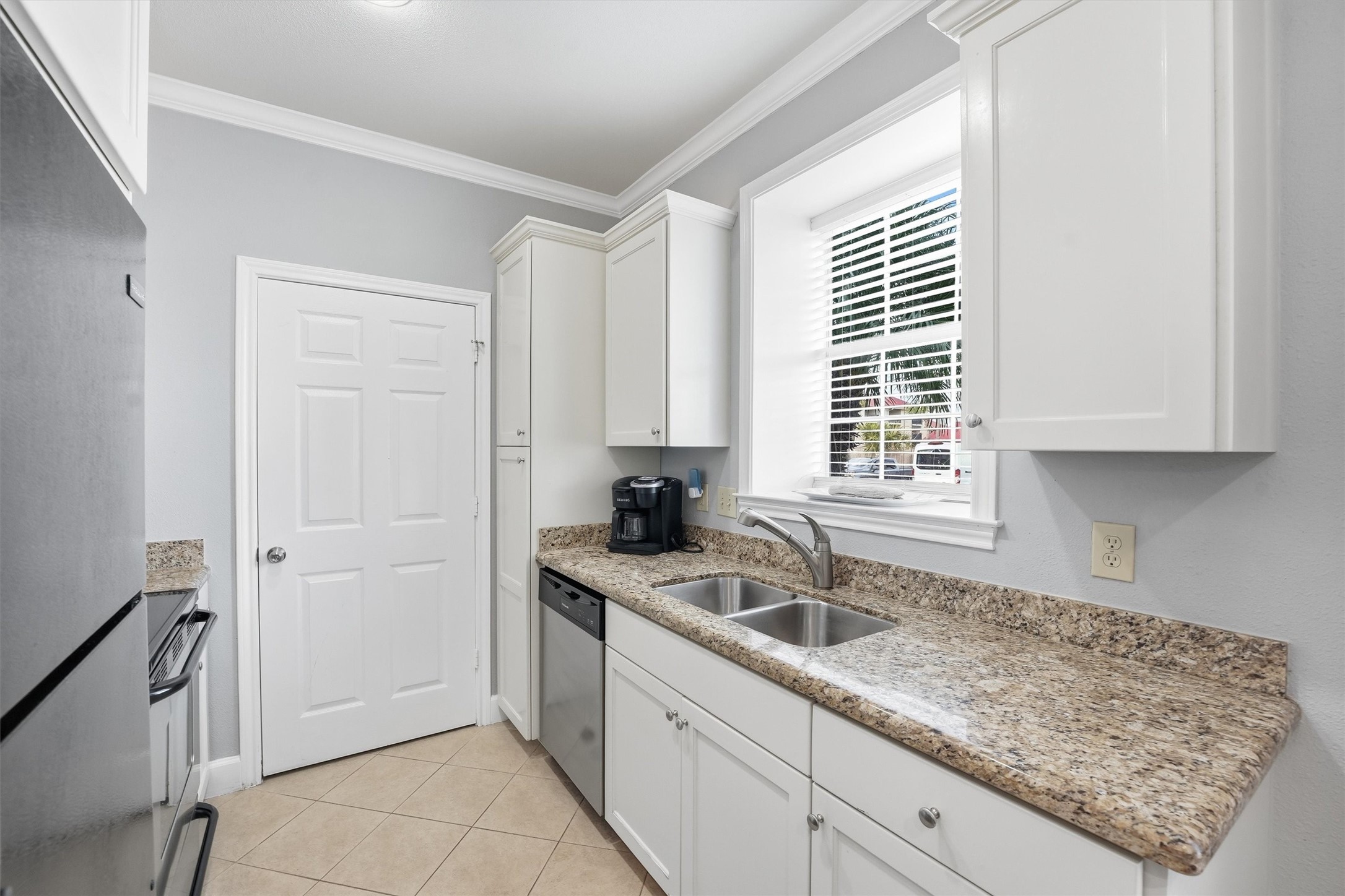 7000 Seawall Boulevard 412 Property Photo 11