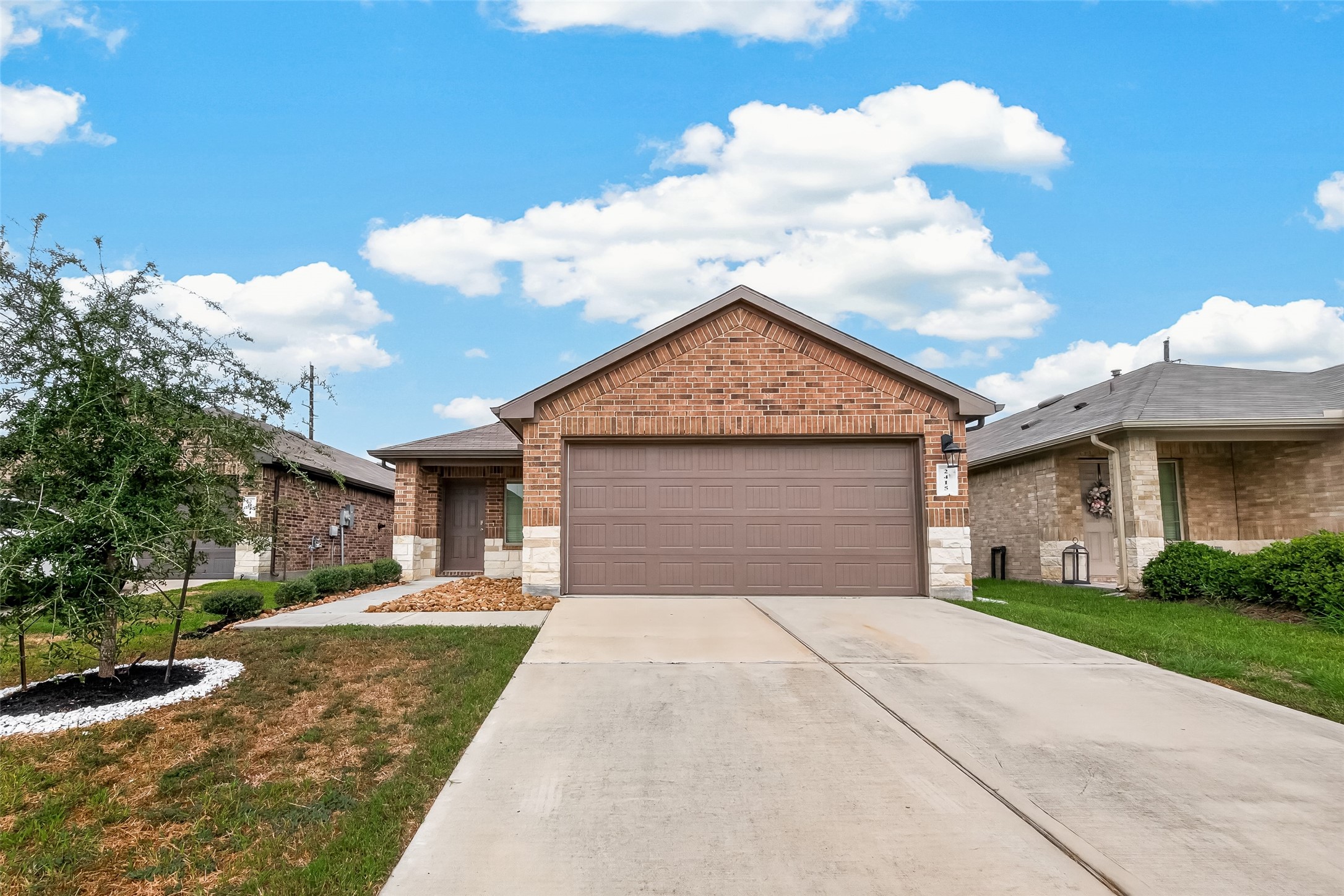 2415 Moraine Valley Drive Property Photo 1