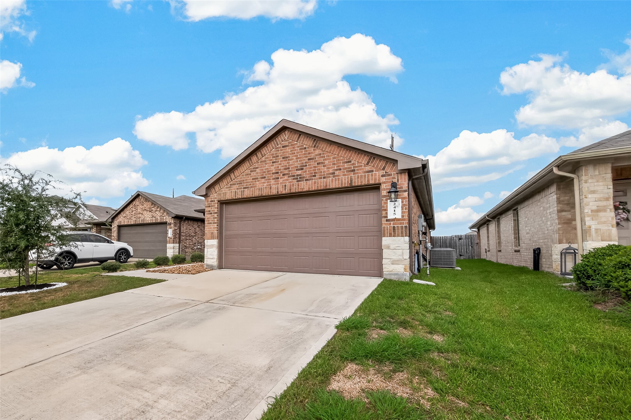 2415 Moraine Valley Drive Property Photo 4