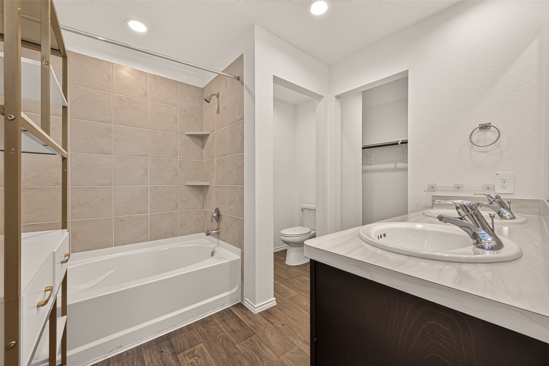 2415 Moraine Valley Drive Property Photo 20