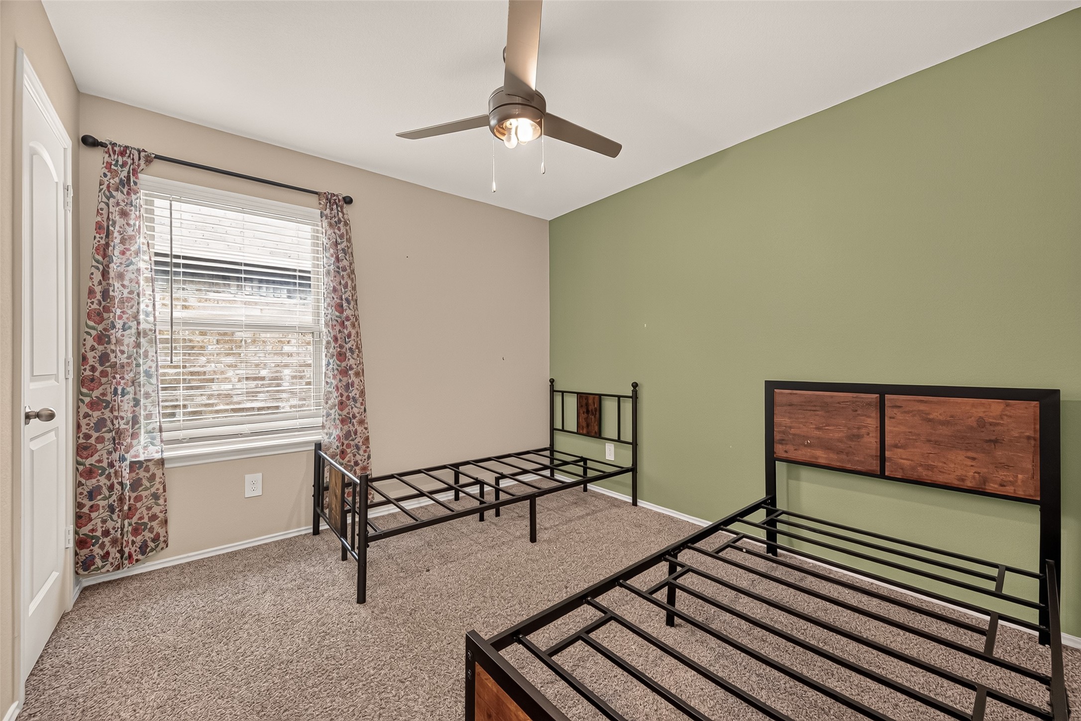 2415 Moraine Valley Drive Property Photo 25