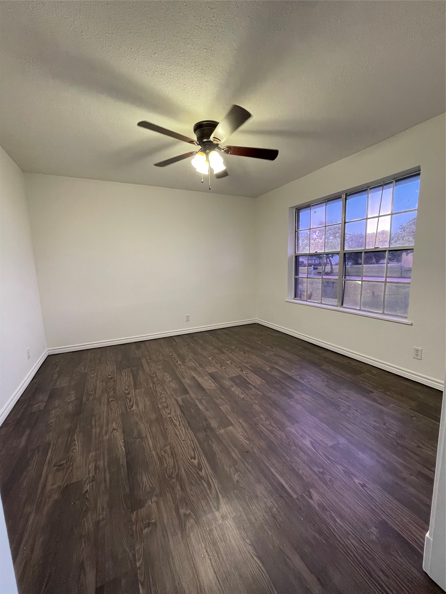6 N Avenue C Property Photo 4