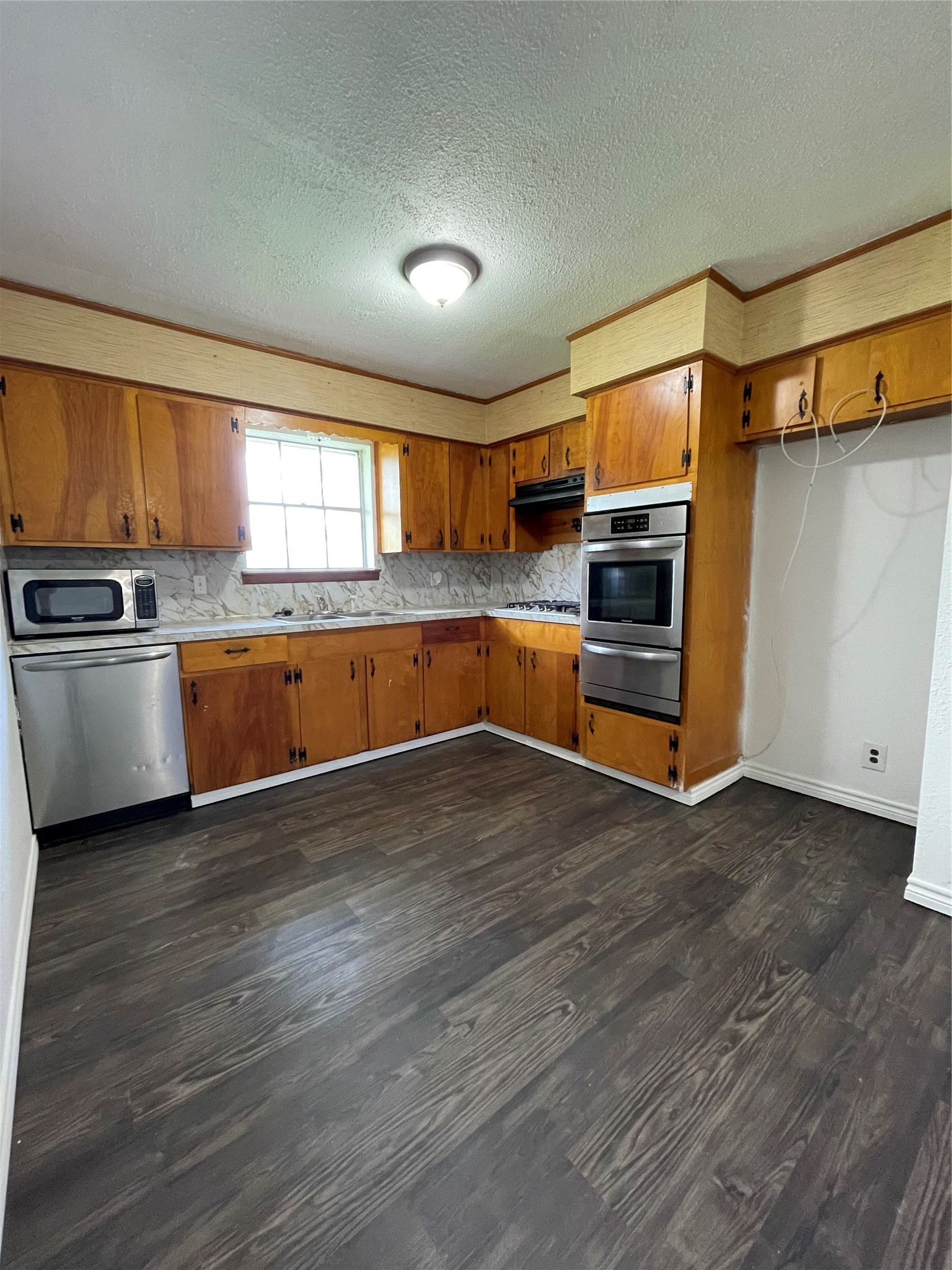 6 N Avenue C Property Photo 6