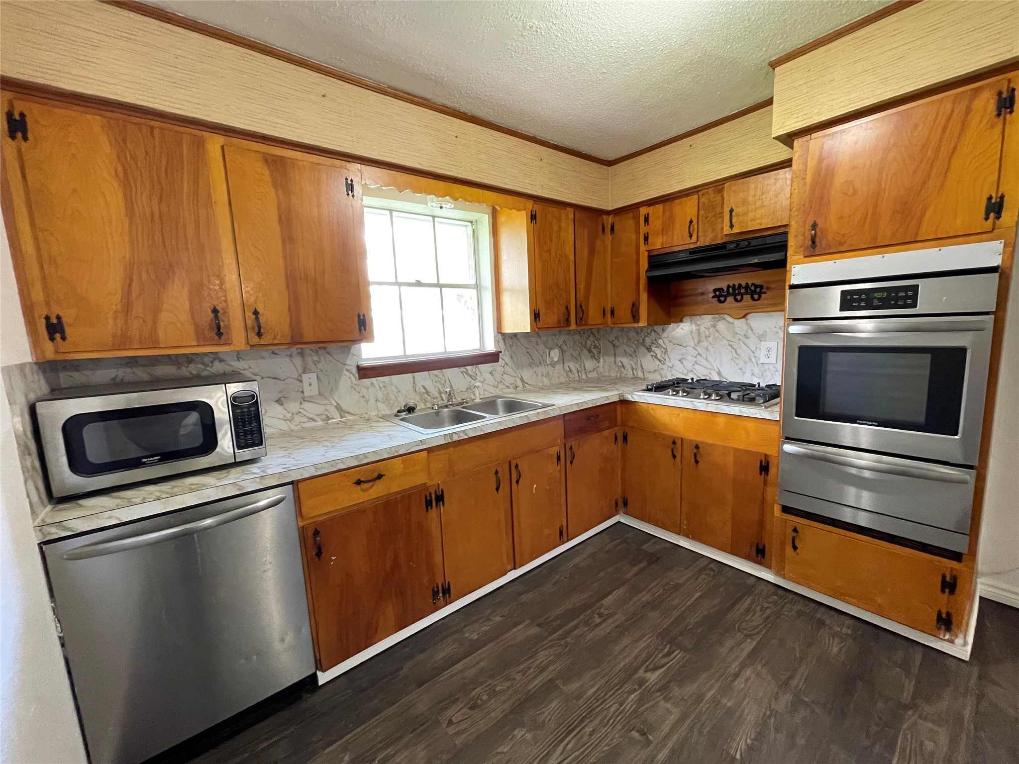 6 N Avenue C Property Photo 8