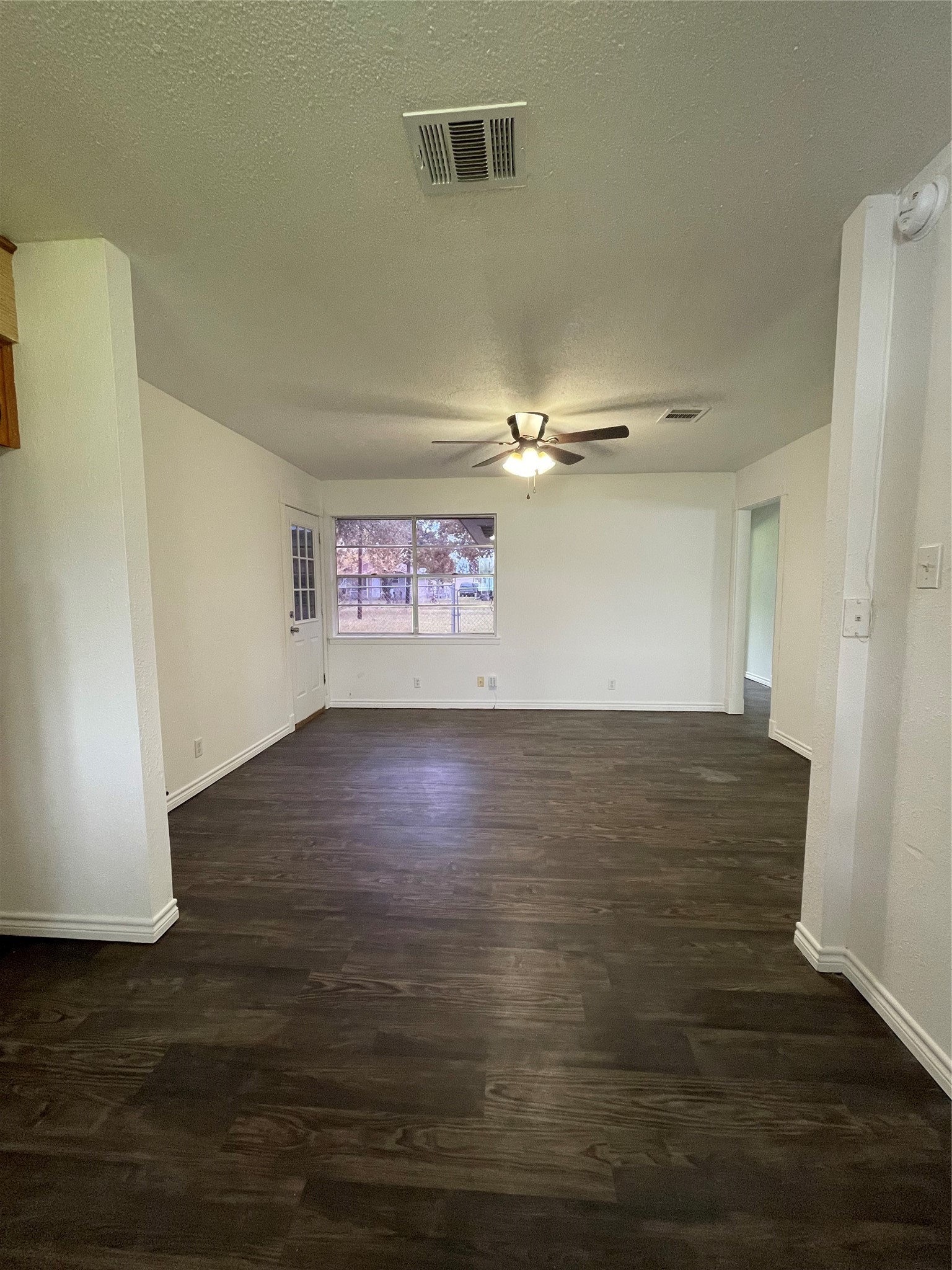 6 N Avenue C Property Photo 9