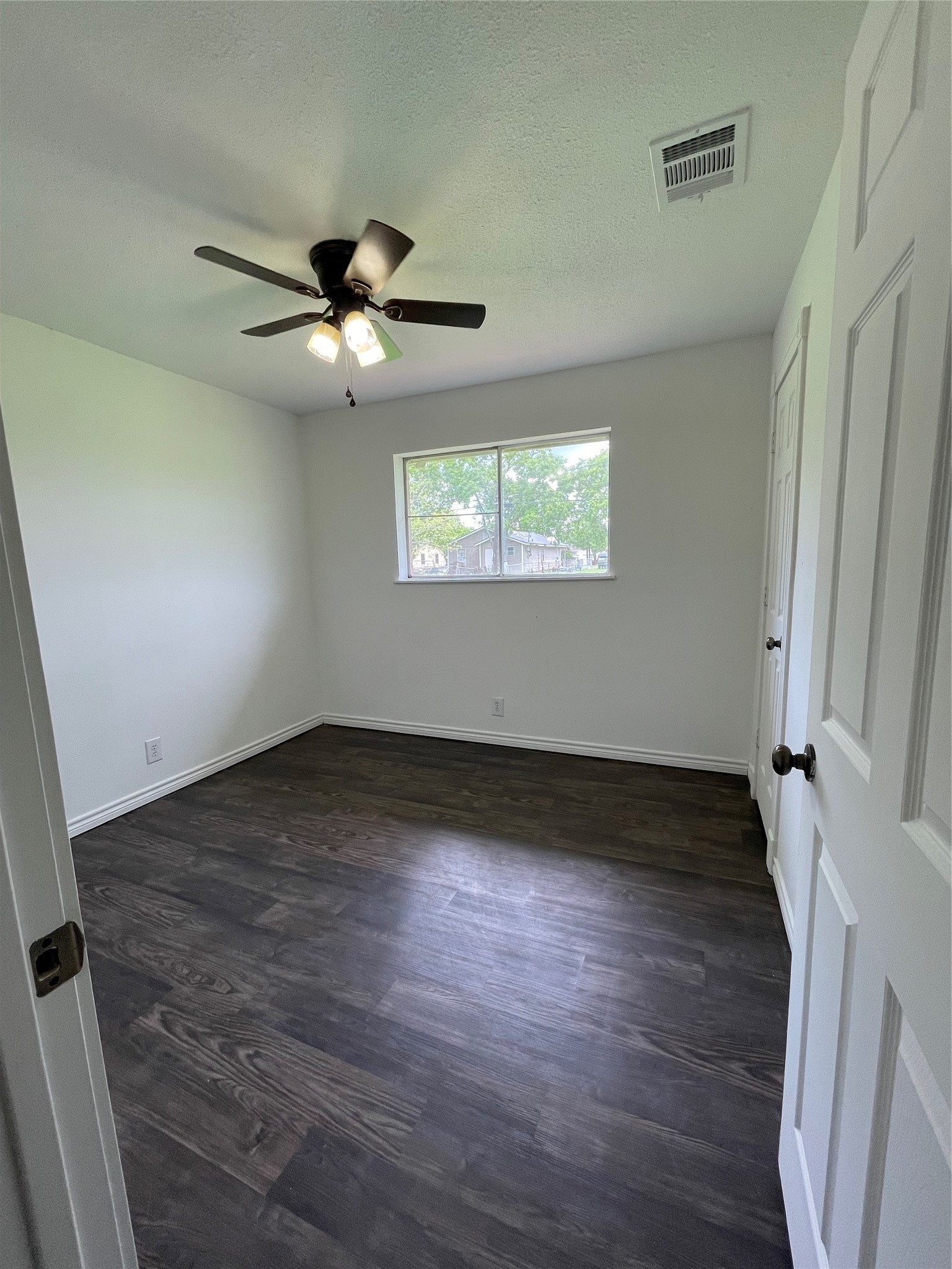 6 N Avenue C Property Photo 10
