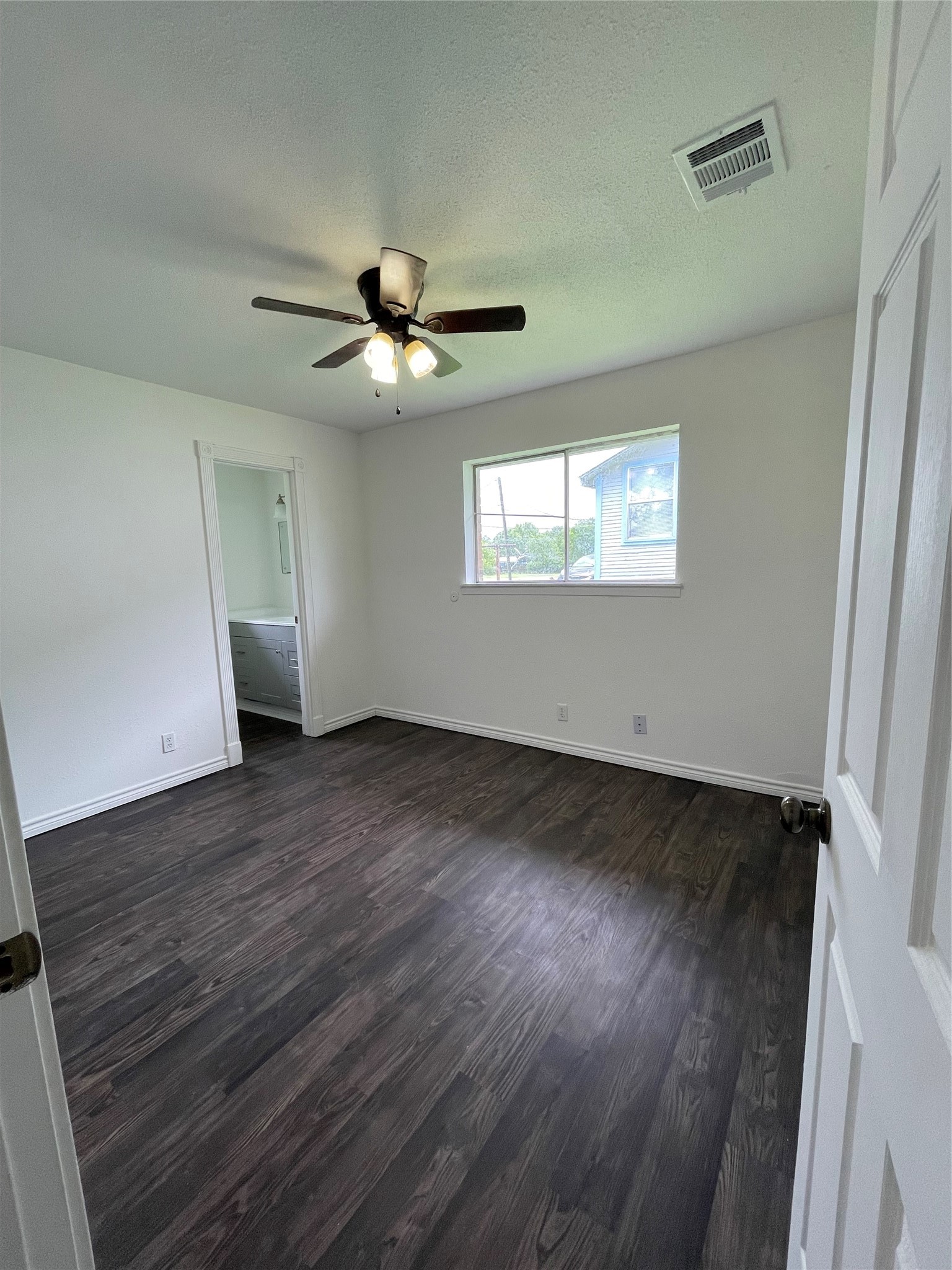 6 N Avenue C Property Photo 13
