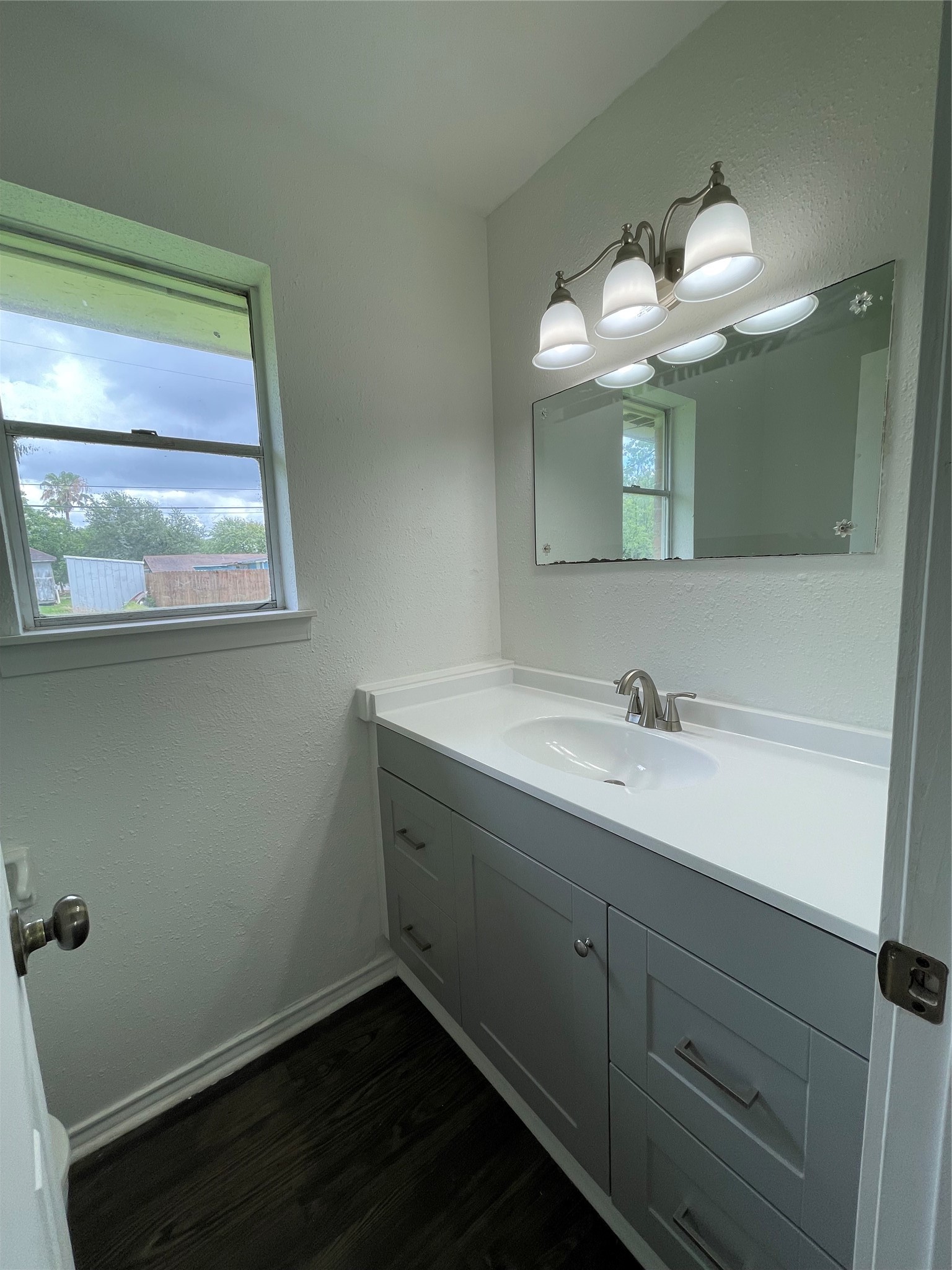 6 N Avenue C Property Photo 14