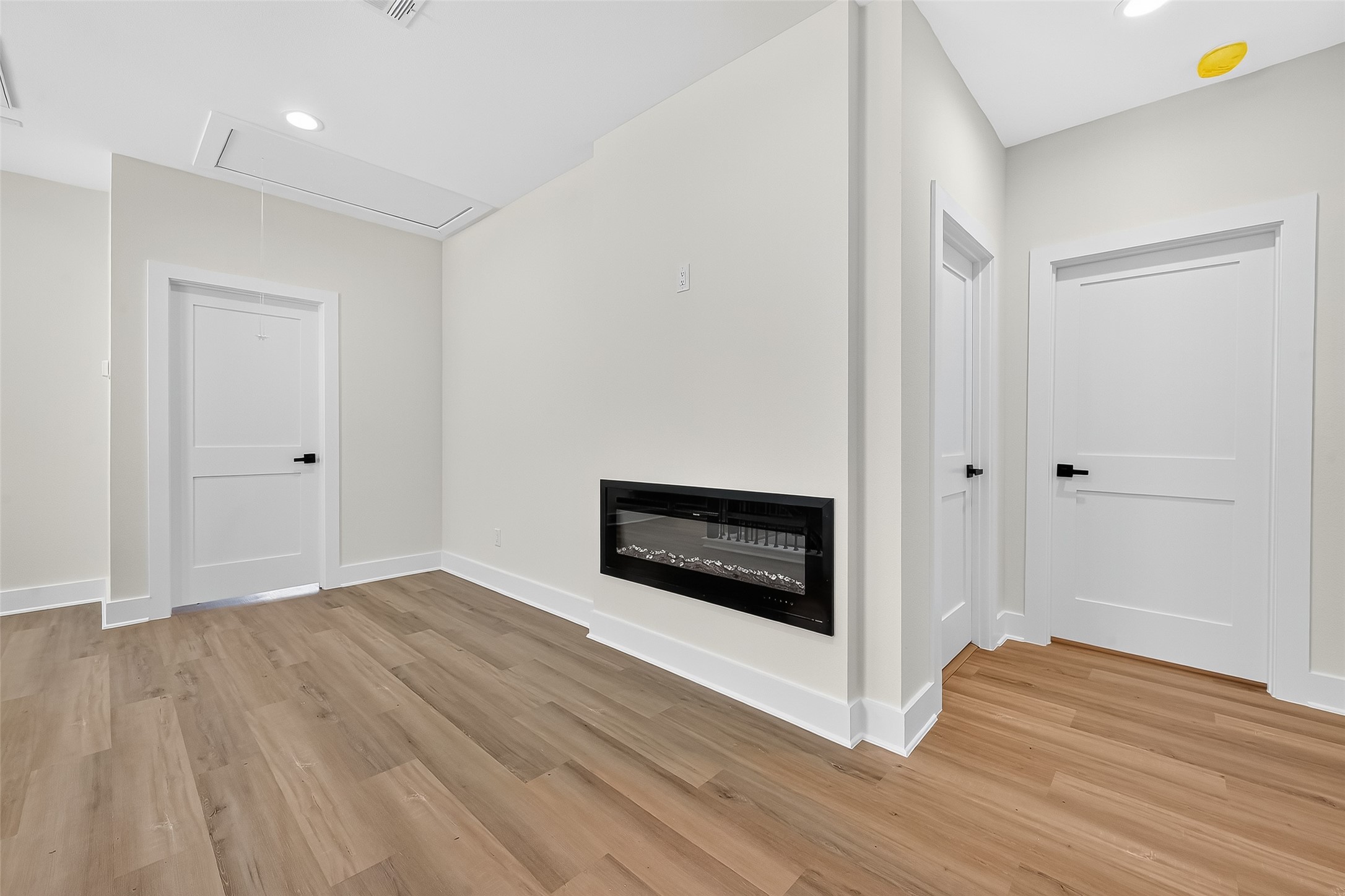 12315 New Jordan Lane Property Photo 25