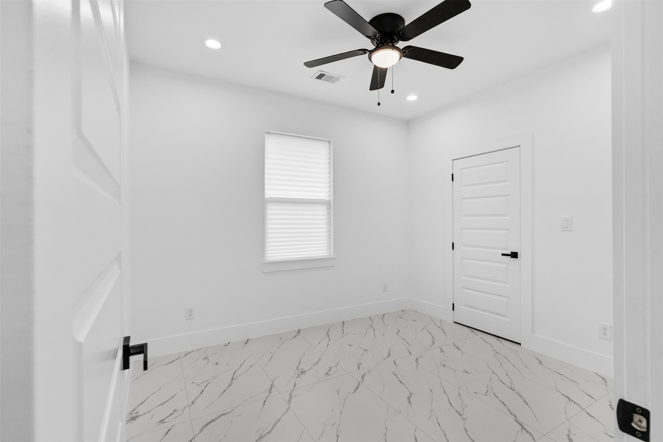 9110 Everglade B Property Photo 12