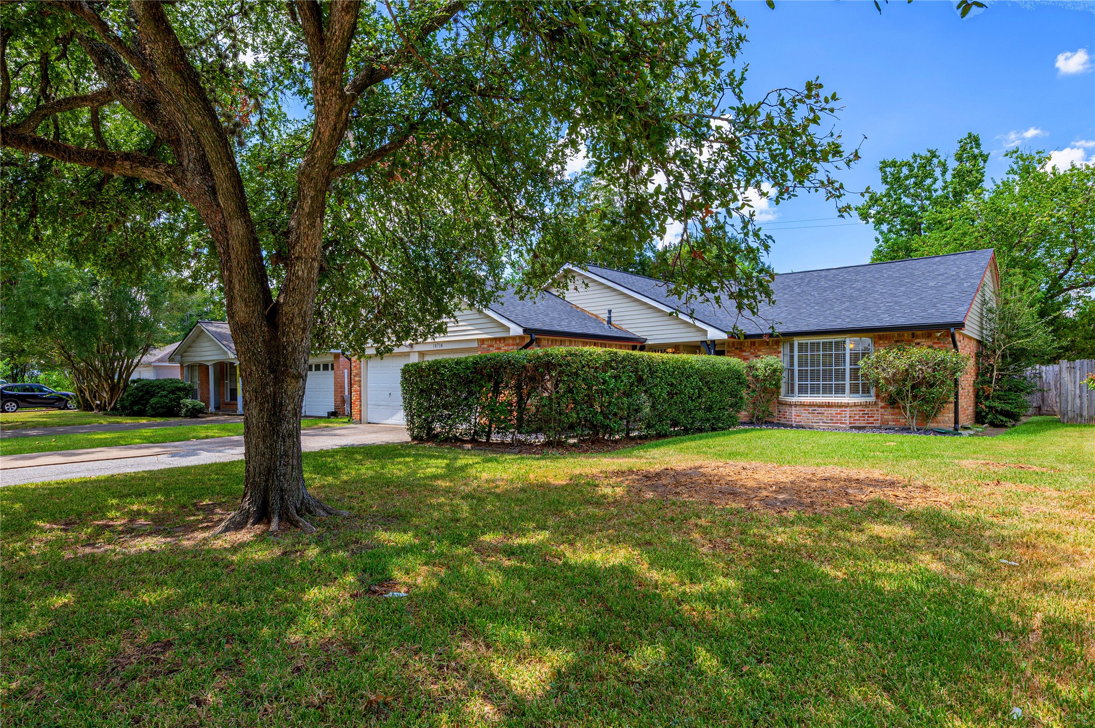 10714 Hillcroft Avenue Property Photo 1