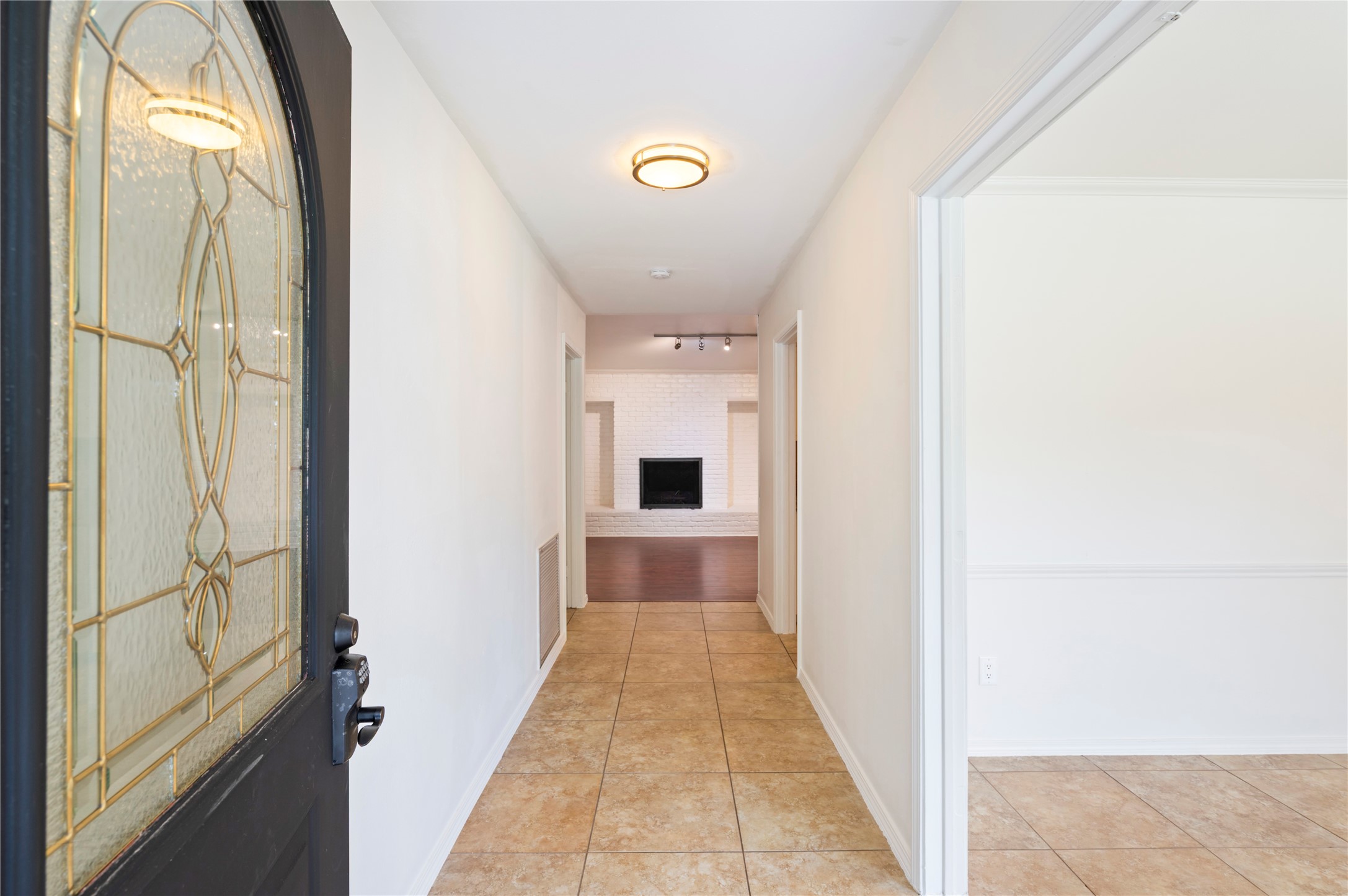 10714 Hillcroft Avenue Property Photo 5