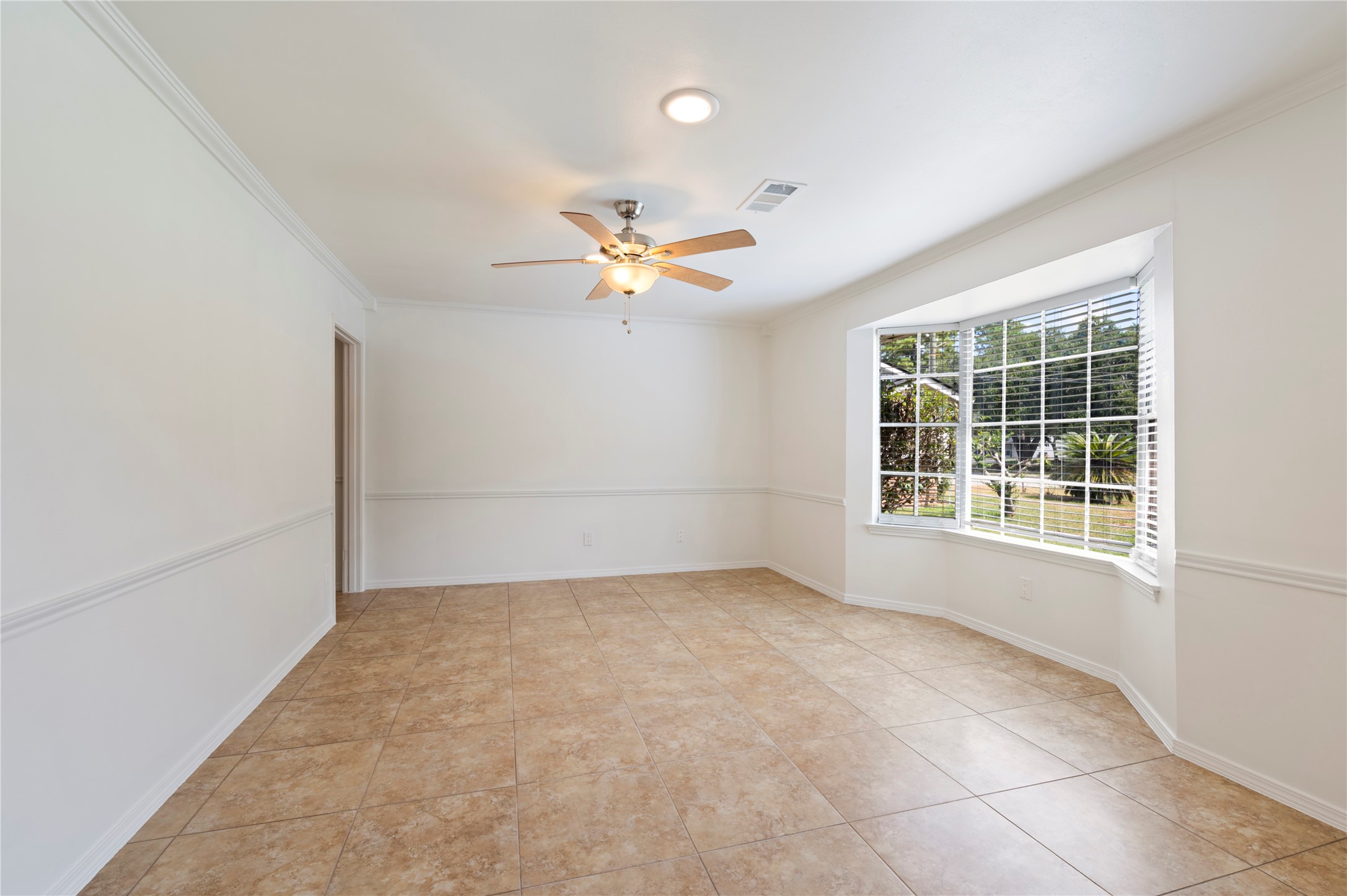 10714 Hillcroft Avenue Property Photo 6