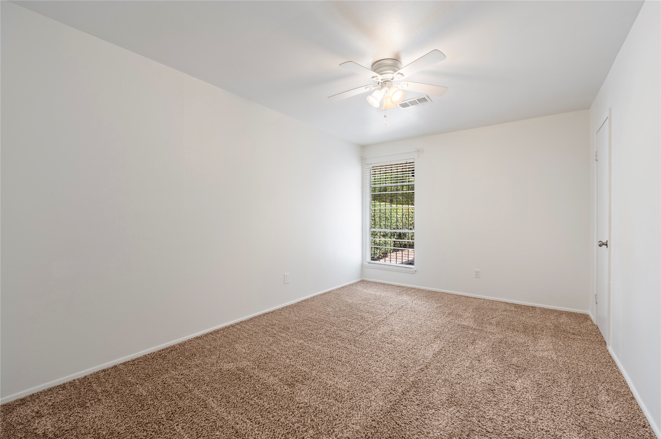 10714 Hillcroft Avenue Property Photo 18