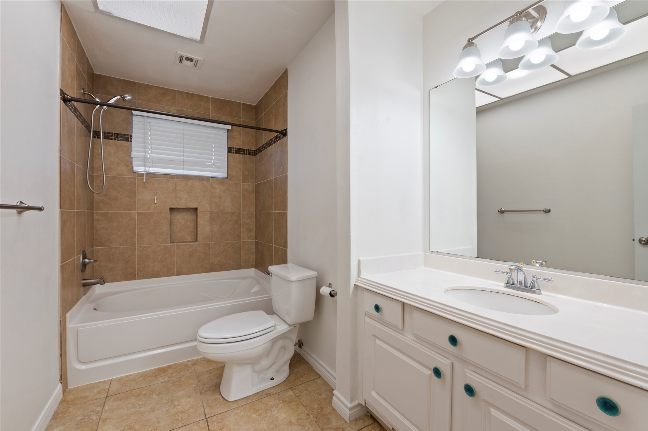 10714 Hillcroft Avenue Property Photo 26