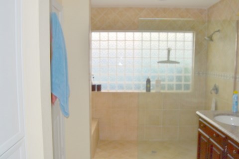 241 Se Lake Oaks Boulevard Boulevard Ne Property Photo 6