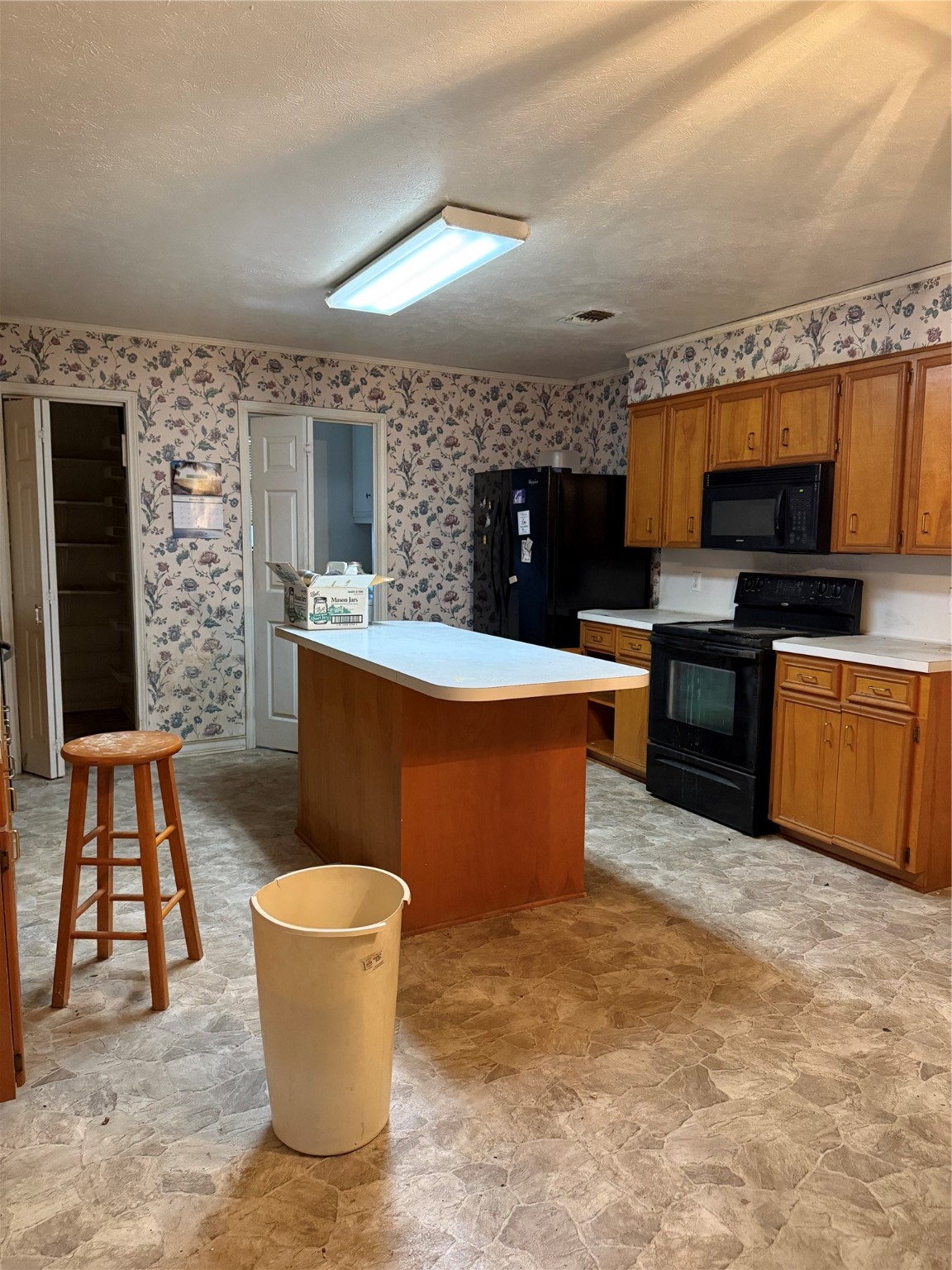 2609 Sue Street Property Photo 6