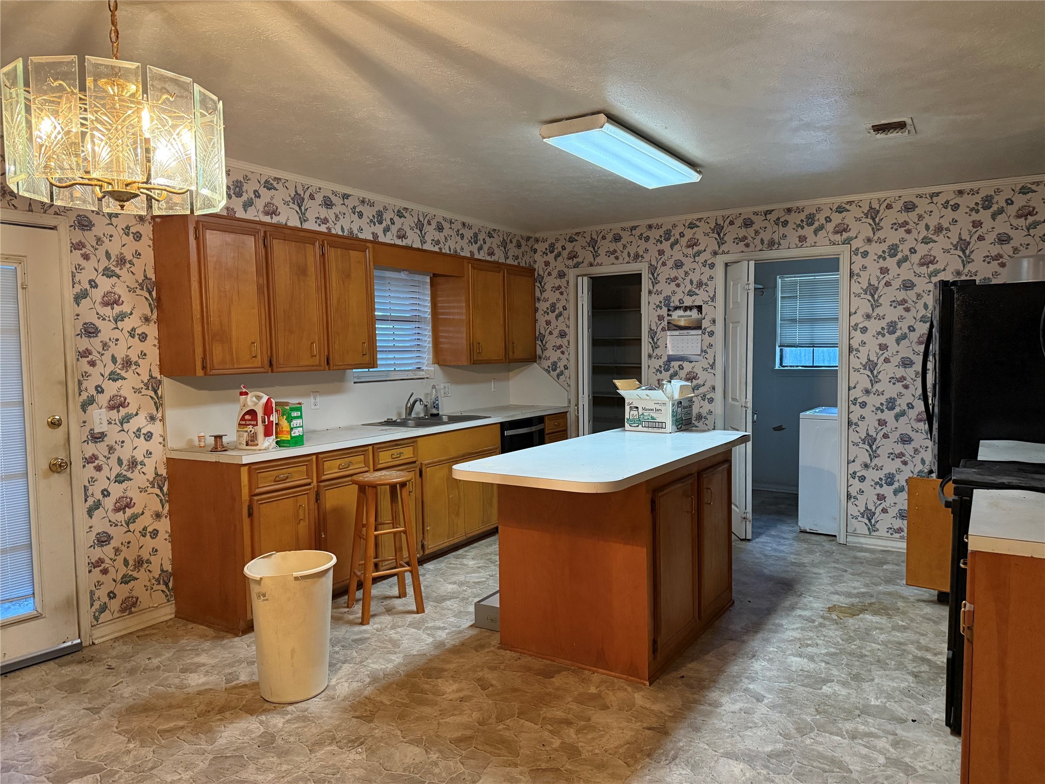 2609 Sue Street Property Photo 7