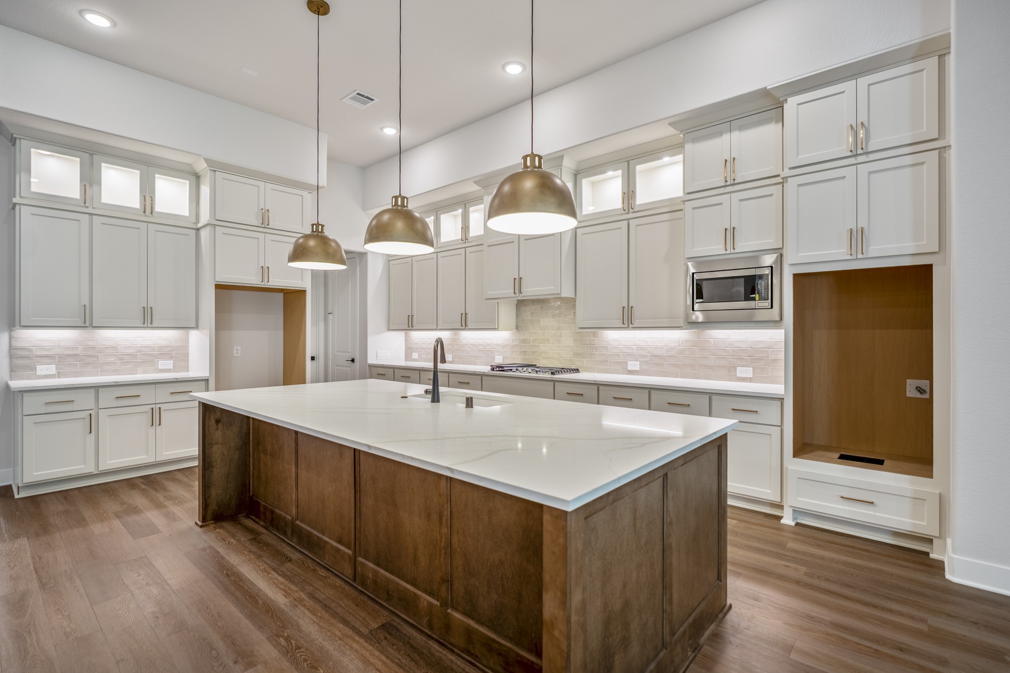 209 Lilac Tree Court Property Photo 5