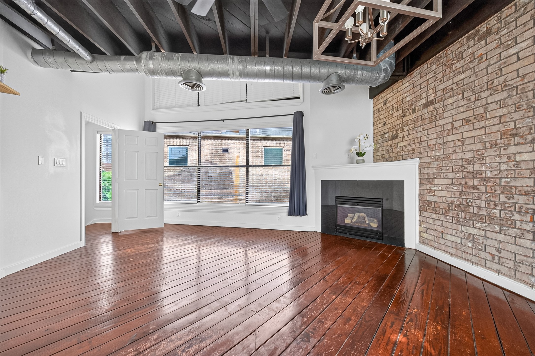 708 W Clay Street Property Photo 19