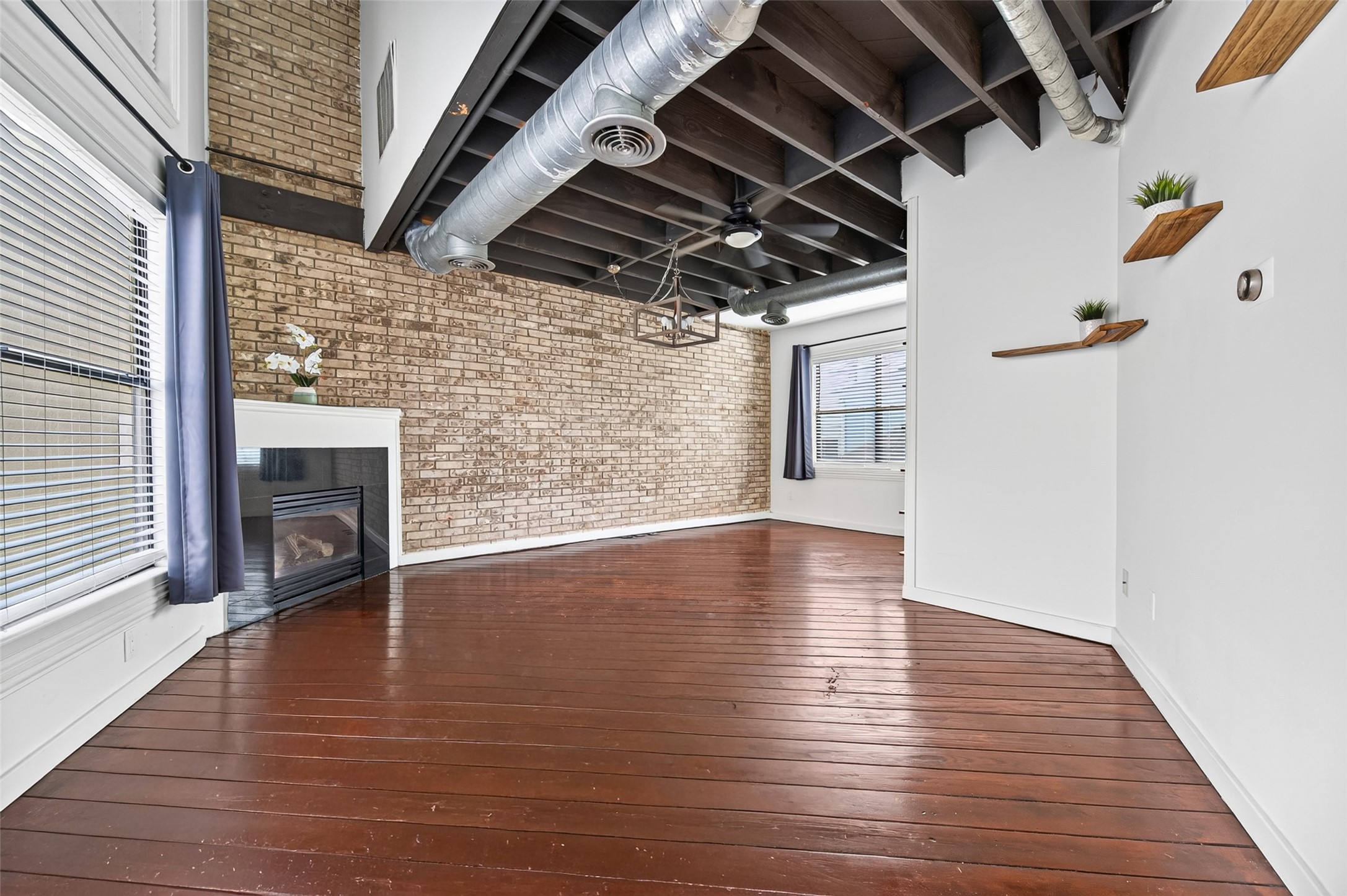708 W Clay Street Property Photo 25