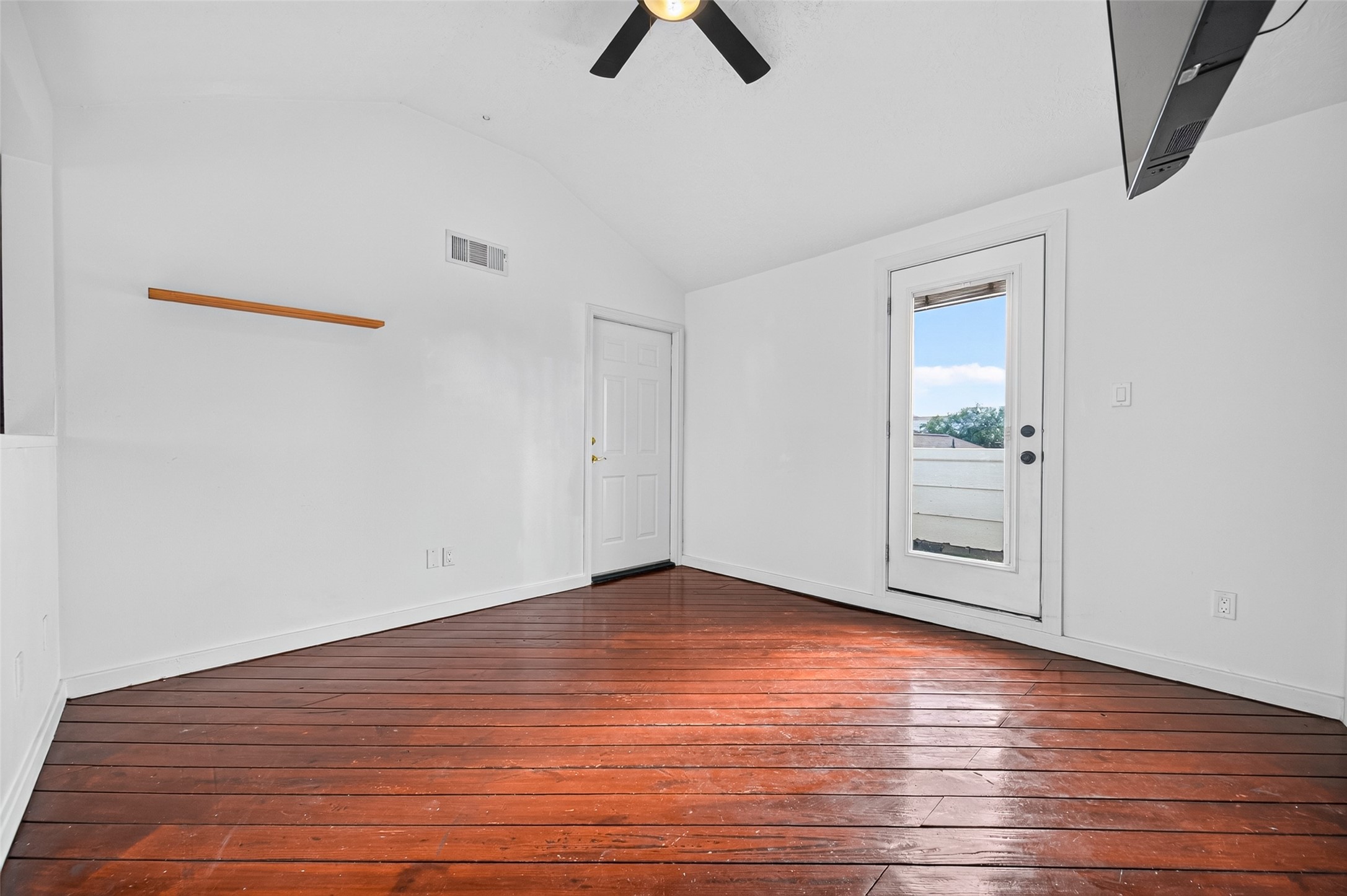 708 W Clay Street Property Photo 37