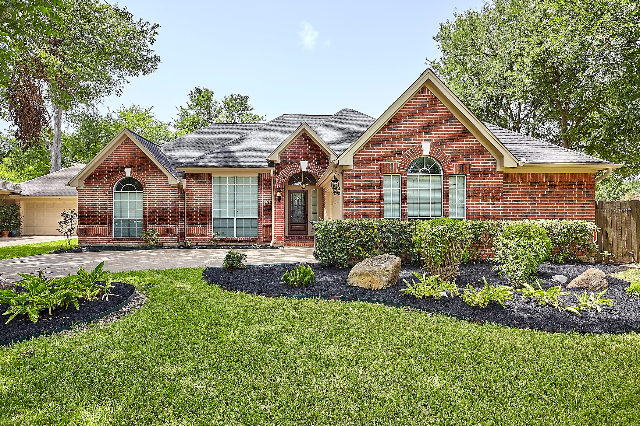 6734 Wildacre Drive Property Photo 1