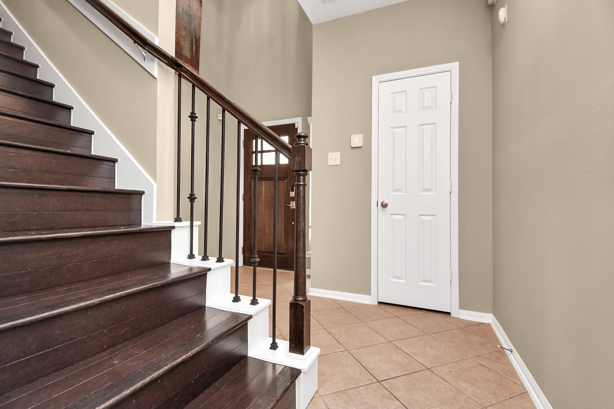 3323 Home Point Drive Property Photo 2