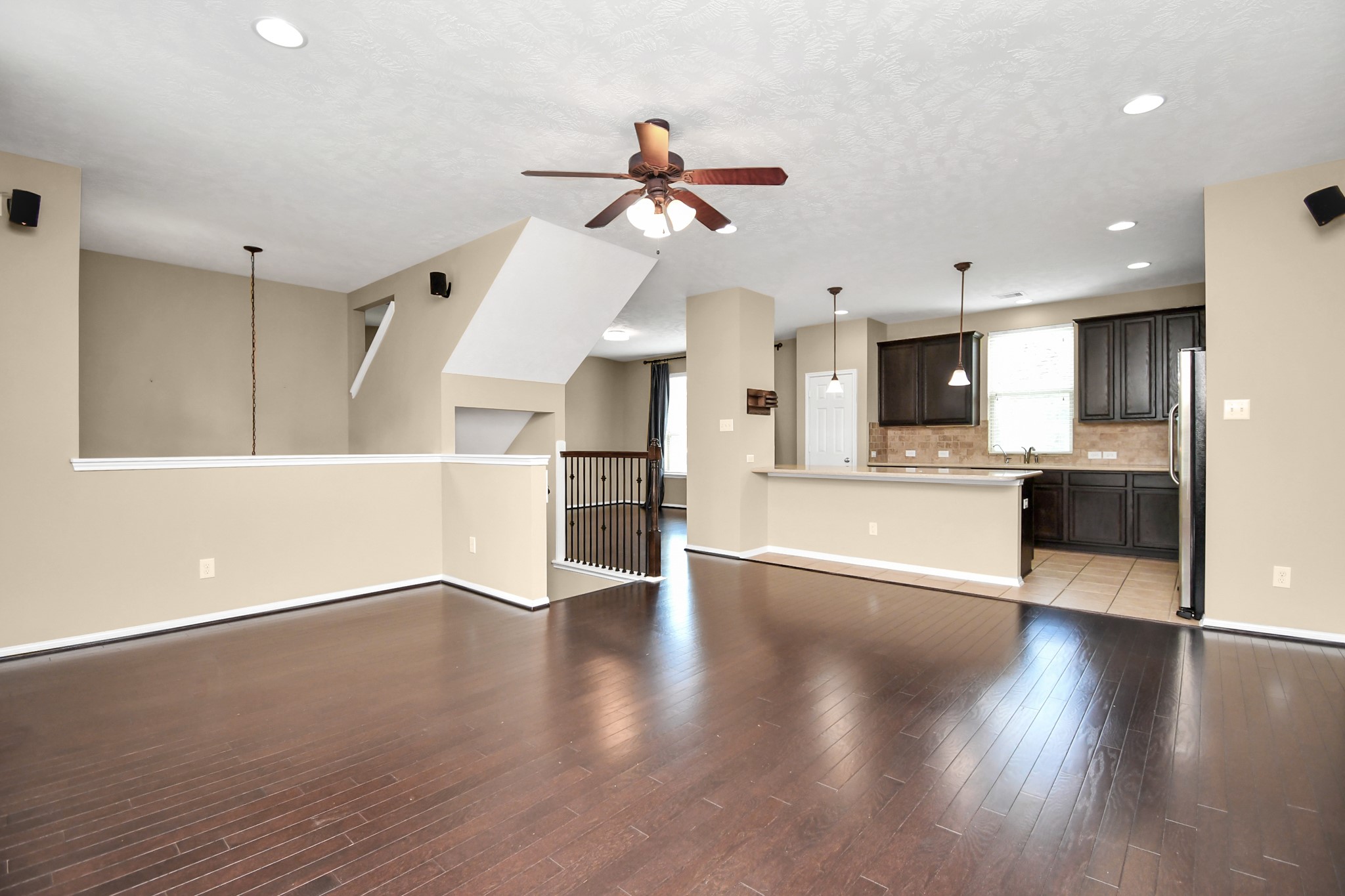3323 Home Point Drive Property Photo 6