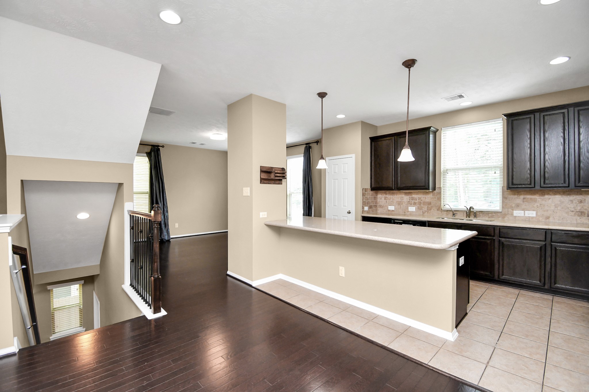 3323 Home Point Drive Property Photo 7