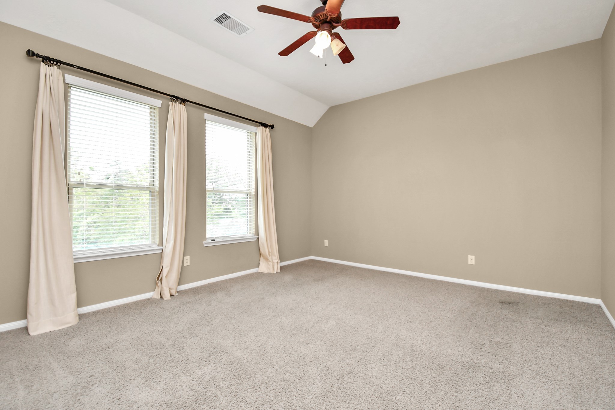 3323 Home Point Drive Property Photo 16