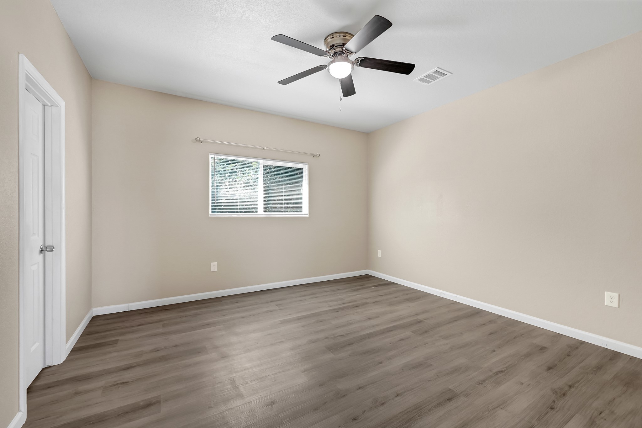 8110 Braniff Street B Property Photo 7