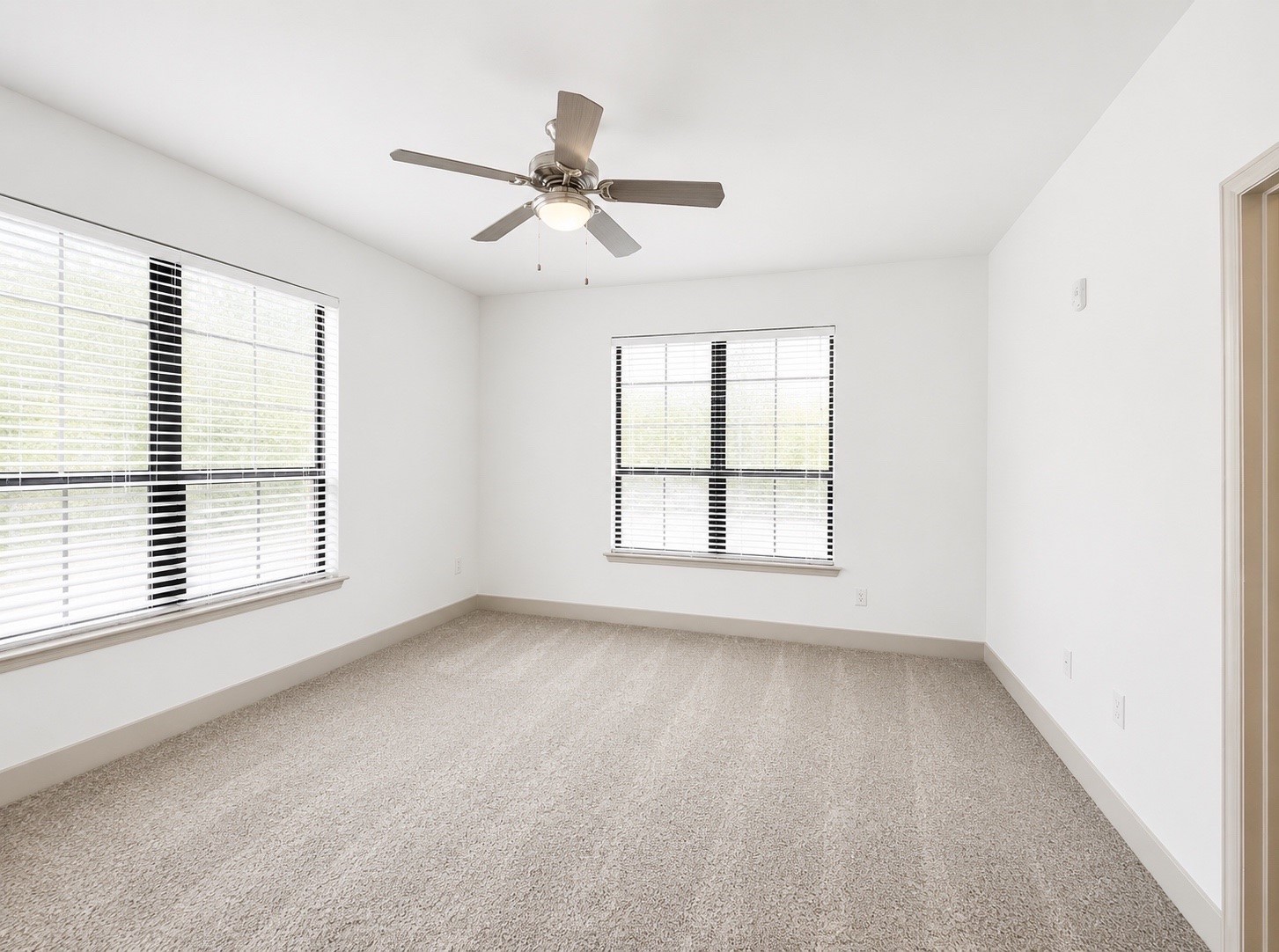 2222 Smith Street 203 Property Photo 8