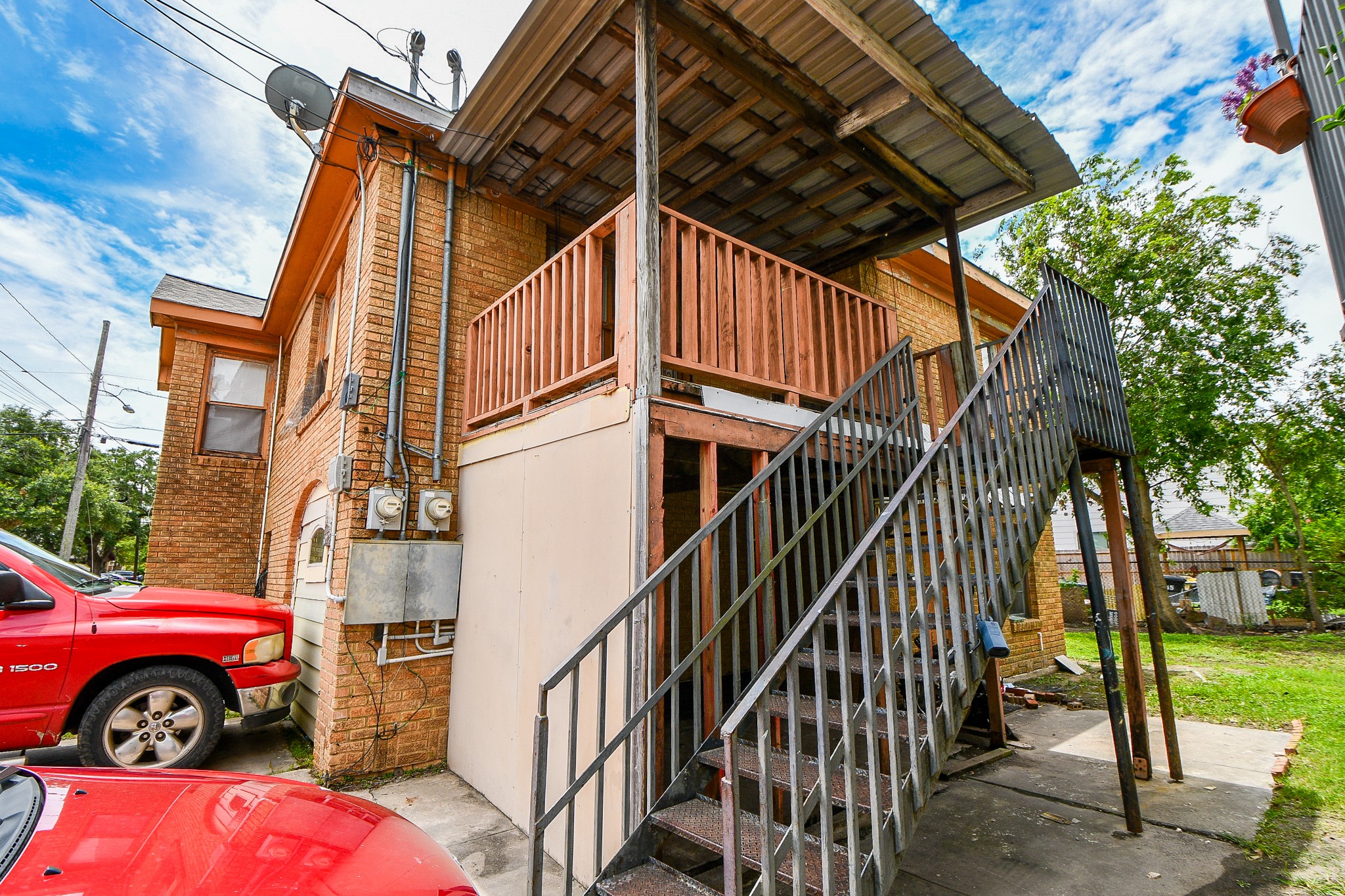5049 Jefferson Street B Property Photo 4