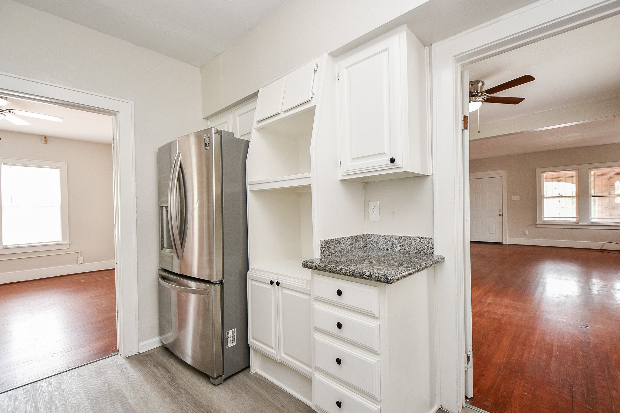 5049 Jefferson Street B Property Photo 17