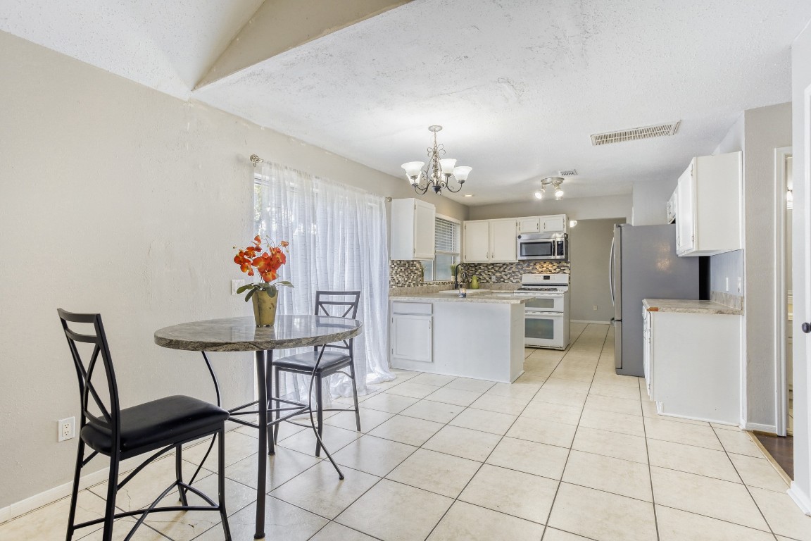 10603 Prospect Hill Drive Property Photo 6