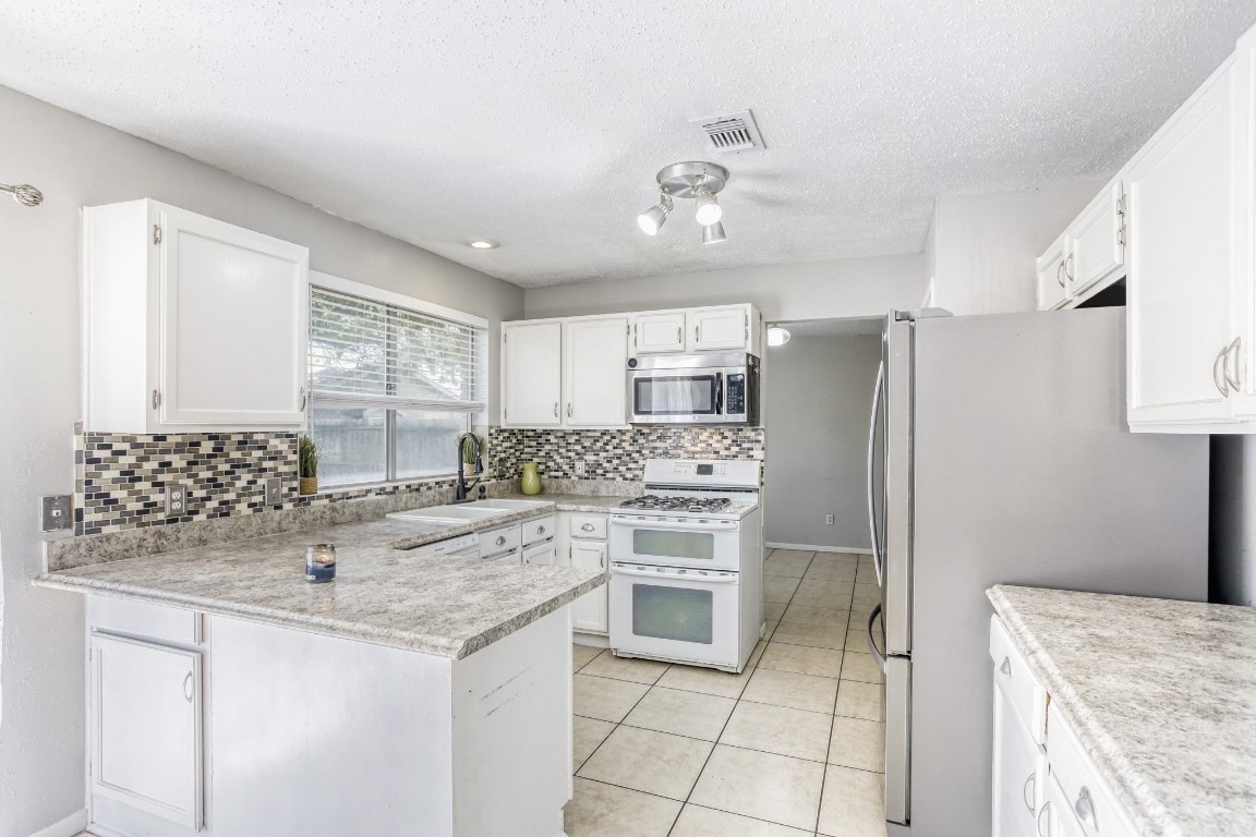 10603 Prospect Hill Drive Property Photo 7