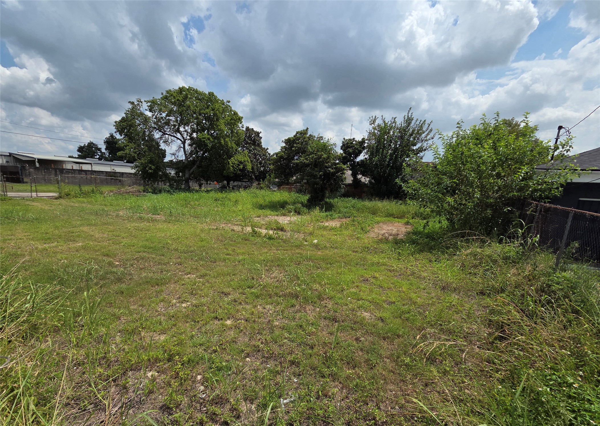 5514 Jensen Drive Property Photo 2