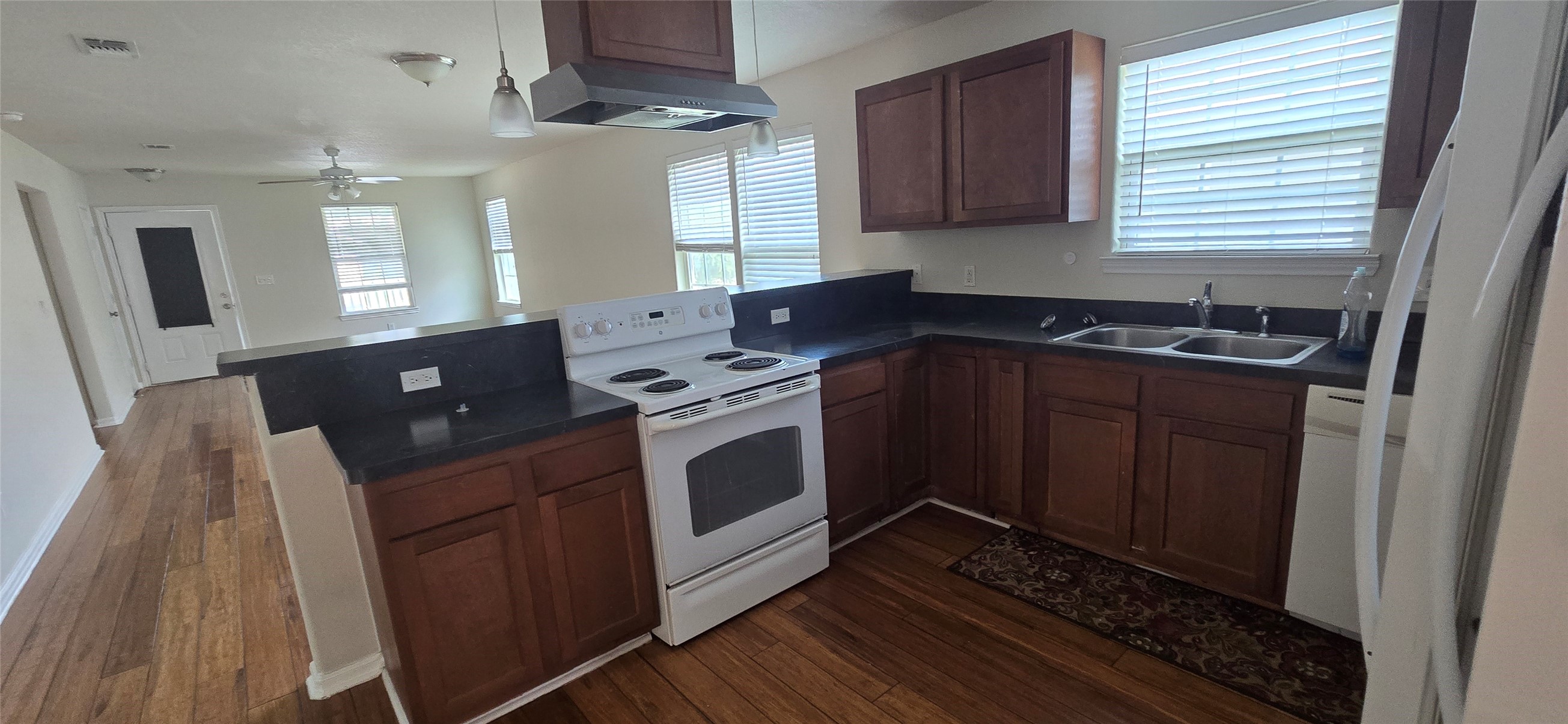 718 E Columbus Drive Property Photo 9
