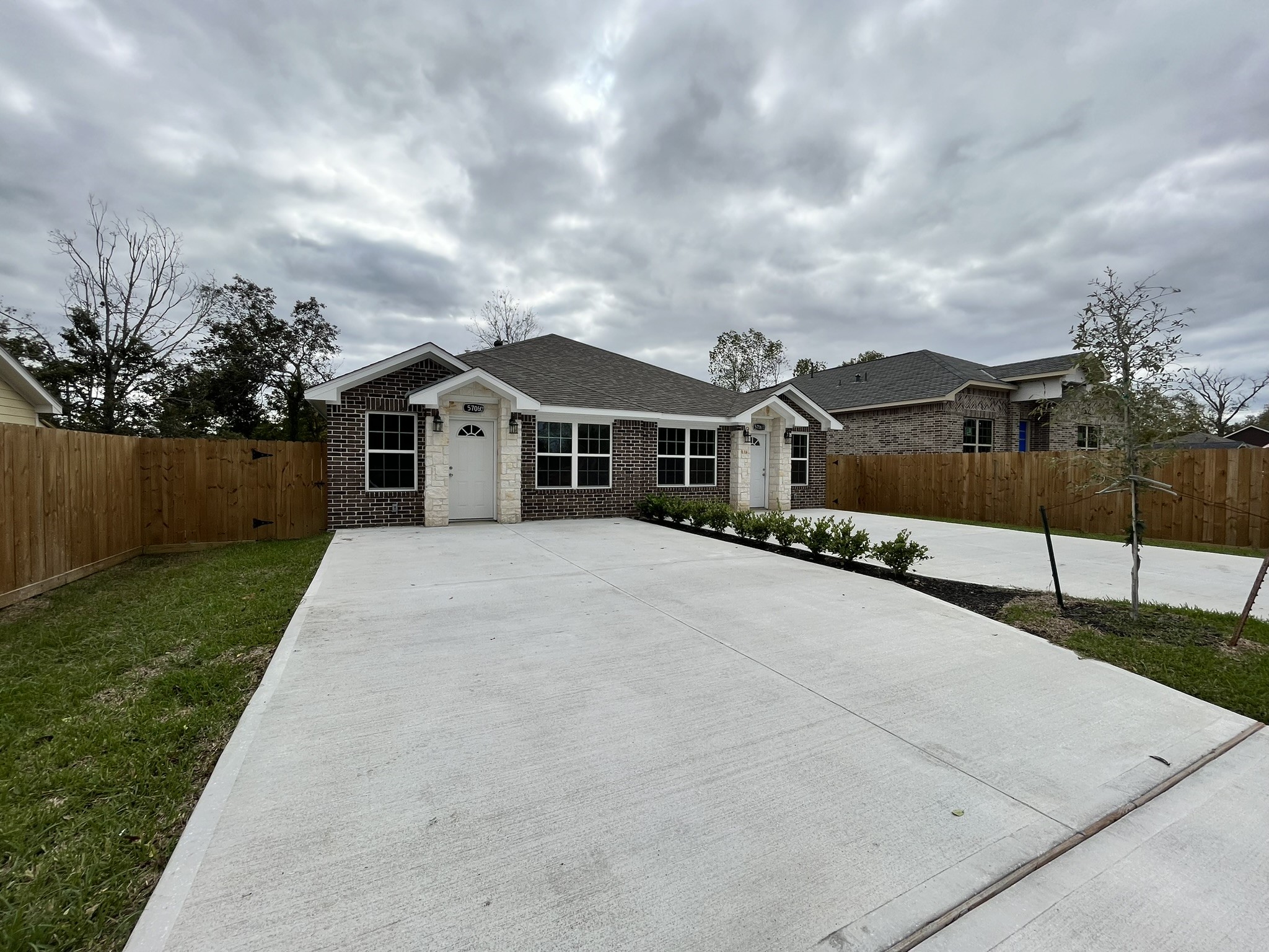 5706 Howell Street B Property Photo 5
