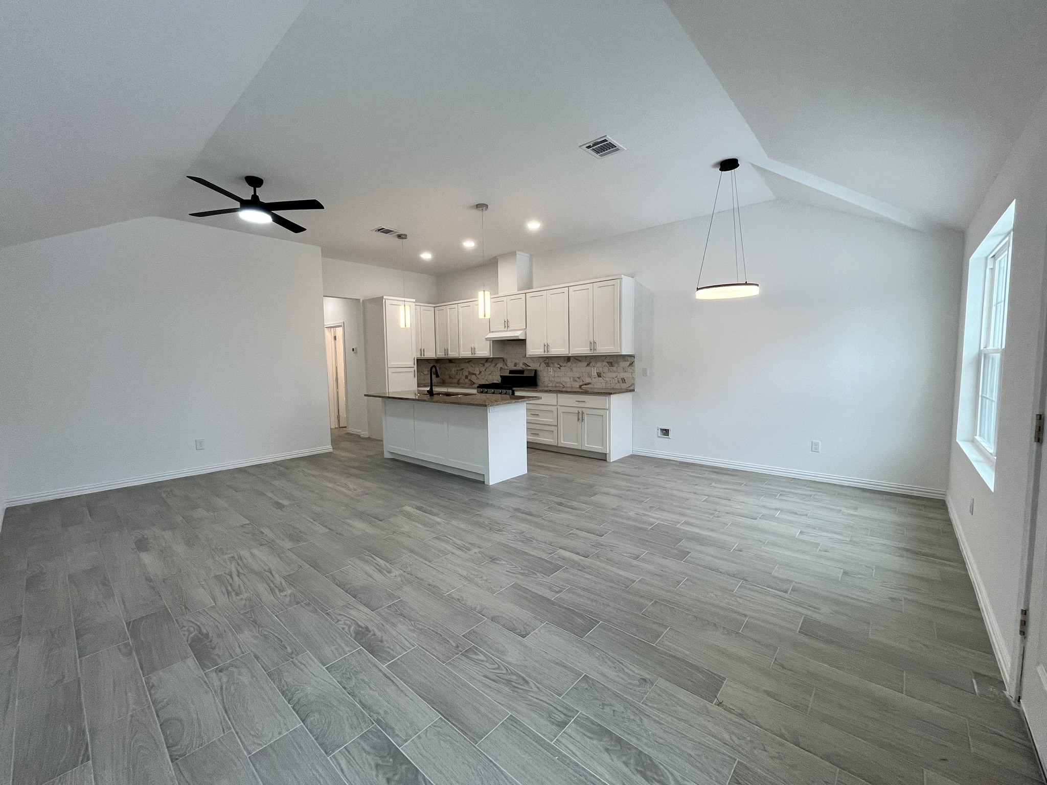 5706 Howell Street B Property Photo 8
