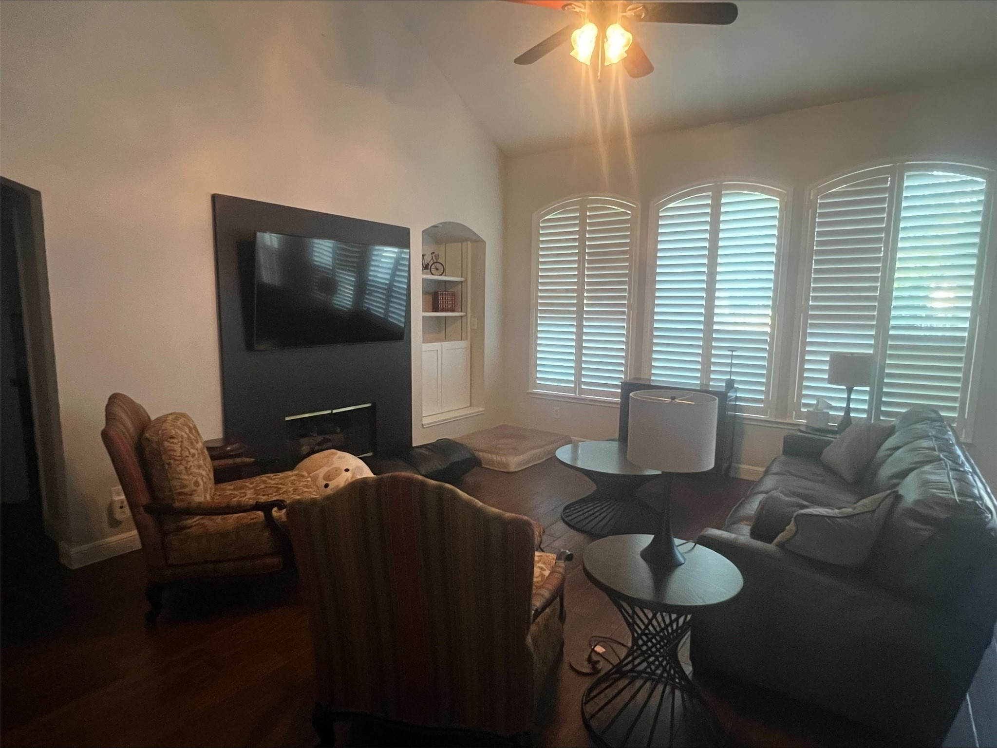 1122 Oak Glen Lane Property Photo 2