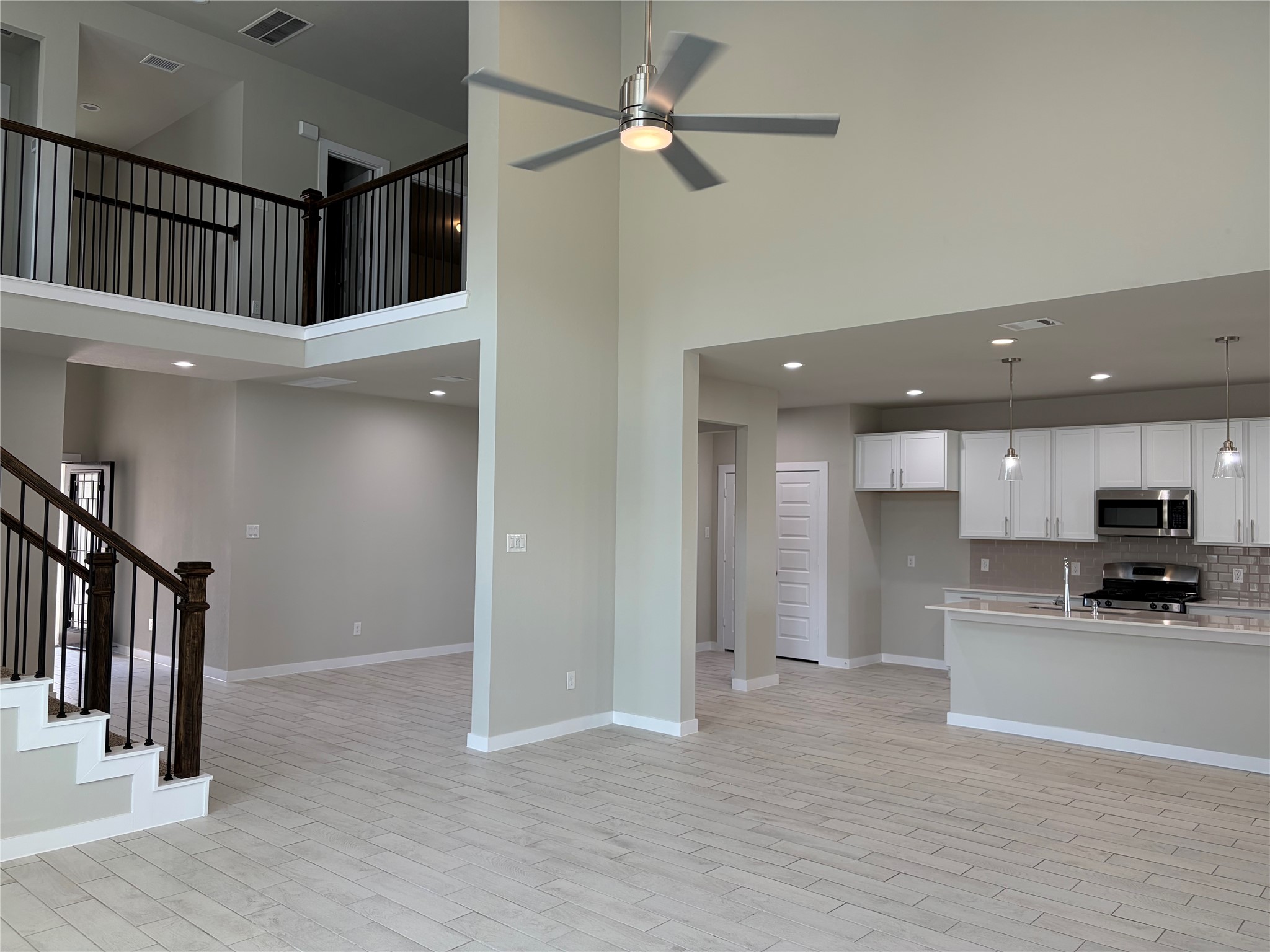2939 Solitude Pine Lane Property Photo 4